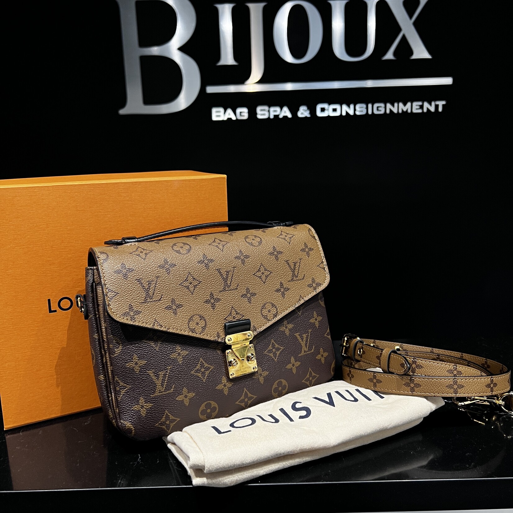 Louis Vuitton SOLD - Louis Vuitton Pochette Metis Reverse