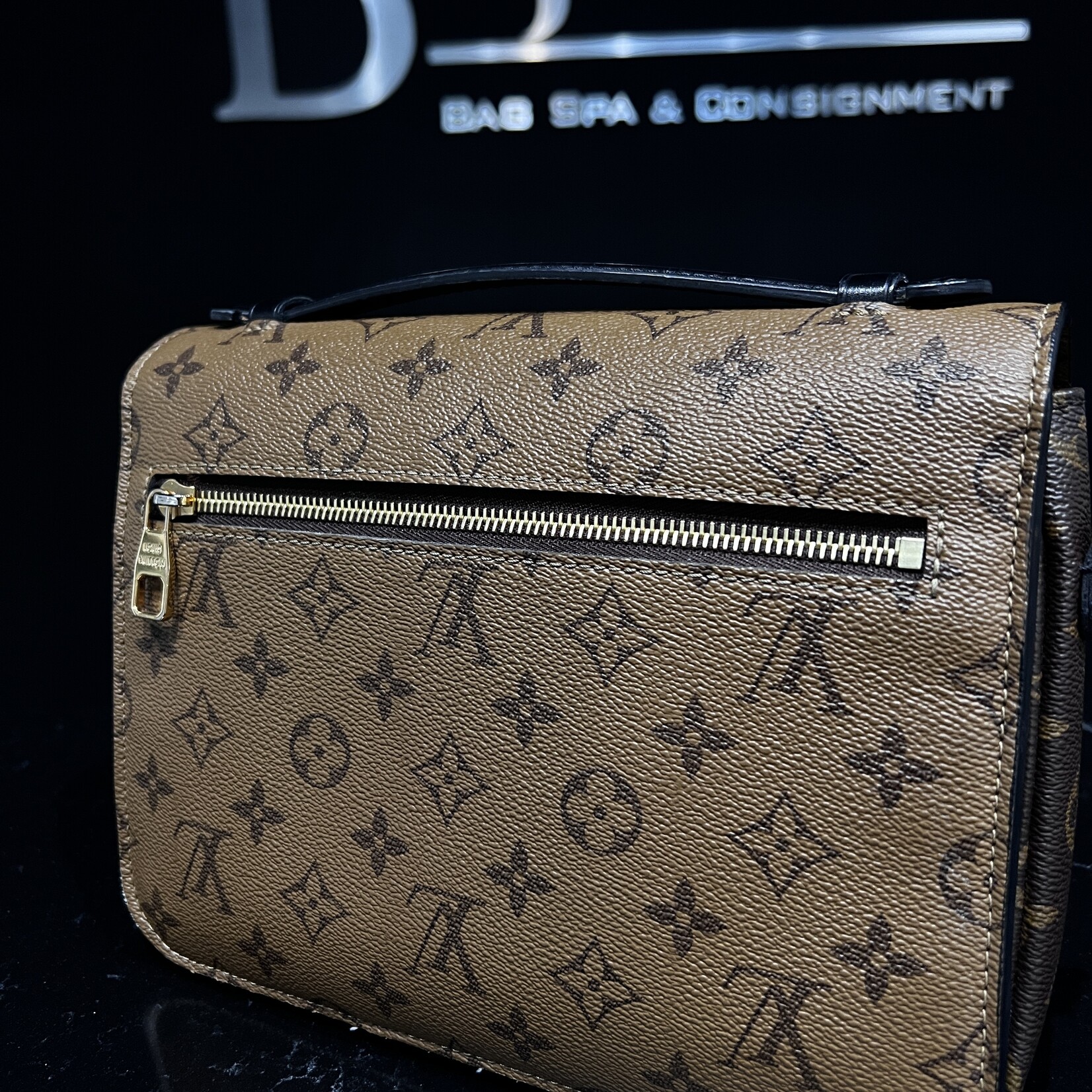 Louis Vuitton SOLD - Louis Vuitton Pochette Metis Reverse