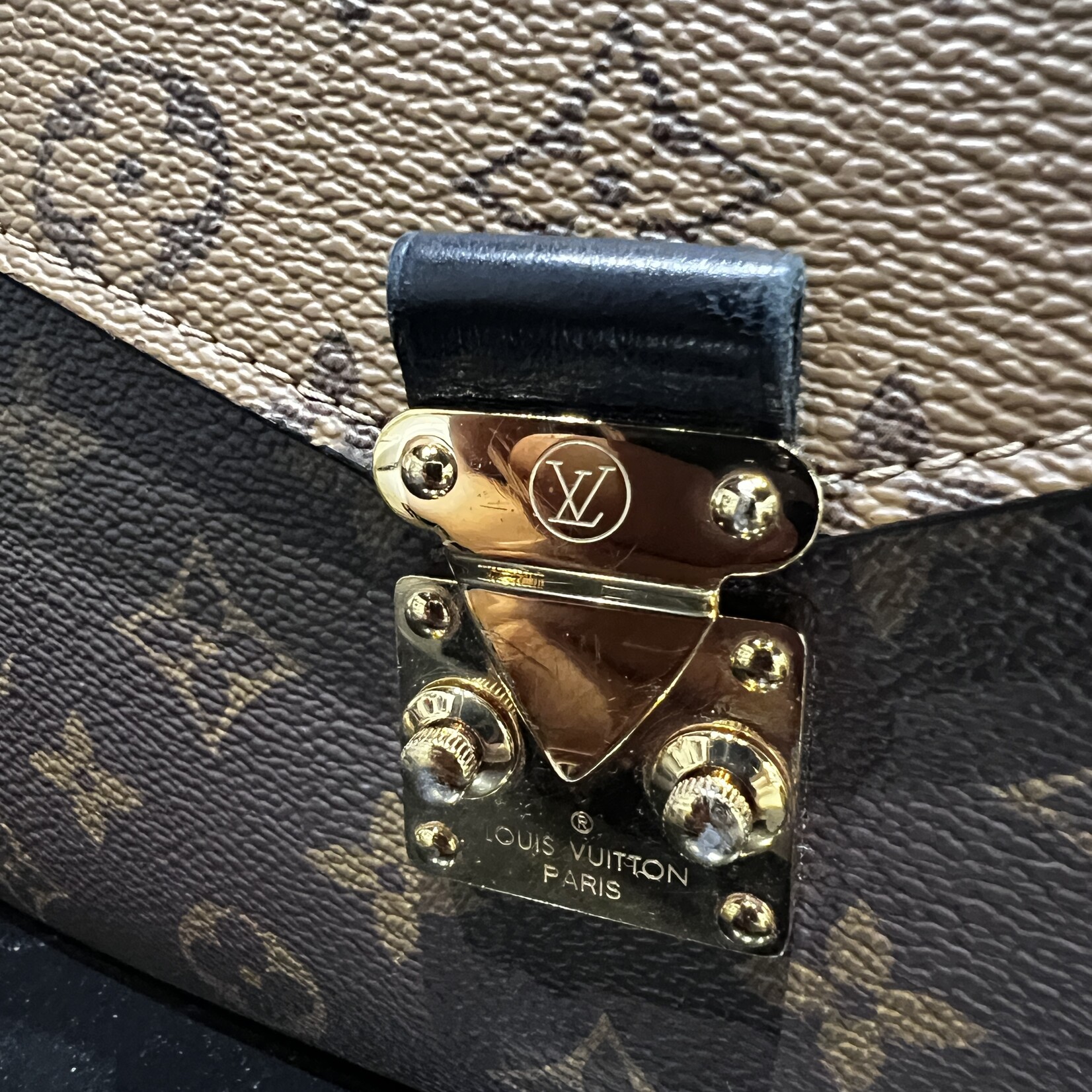 Louis Vuitton SOLD - Louis Vuitton Pochette Metis Reverse