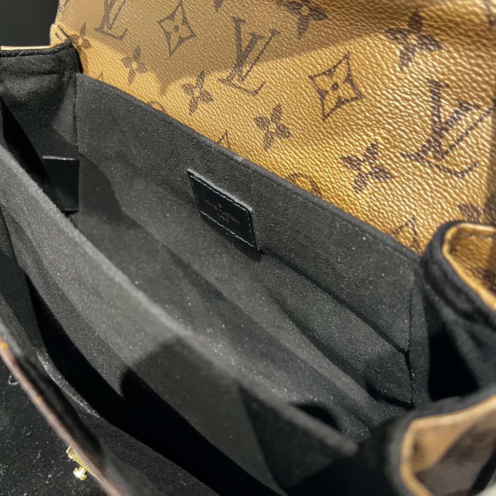 Louis Vuitton Louis Vuitton Pochette Metis Reverse