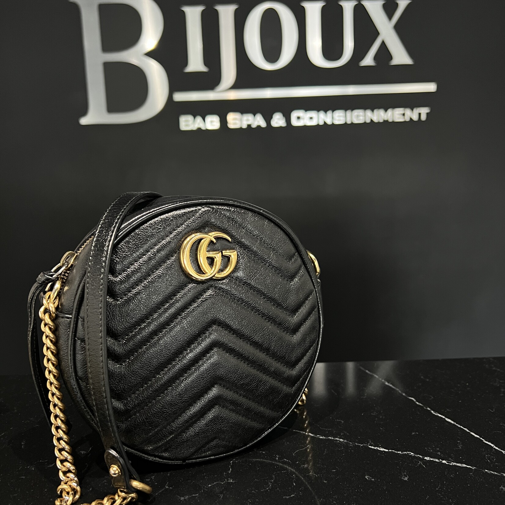 Gucci Gucci Marmont Mini Round Bag