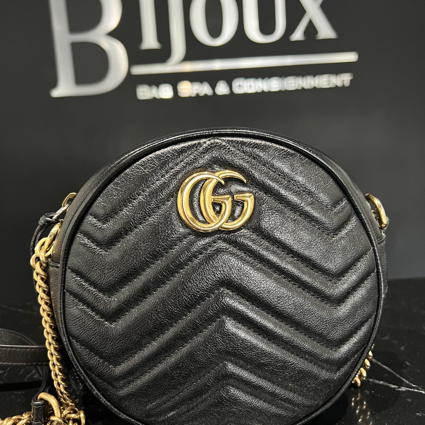 Gucci Gucci Marmont Mini Round Bag