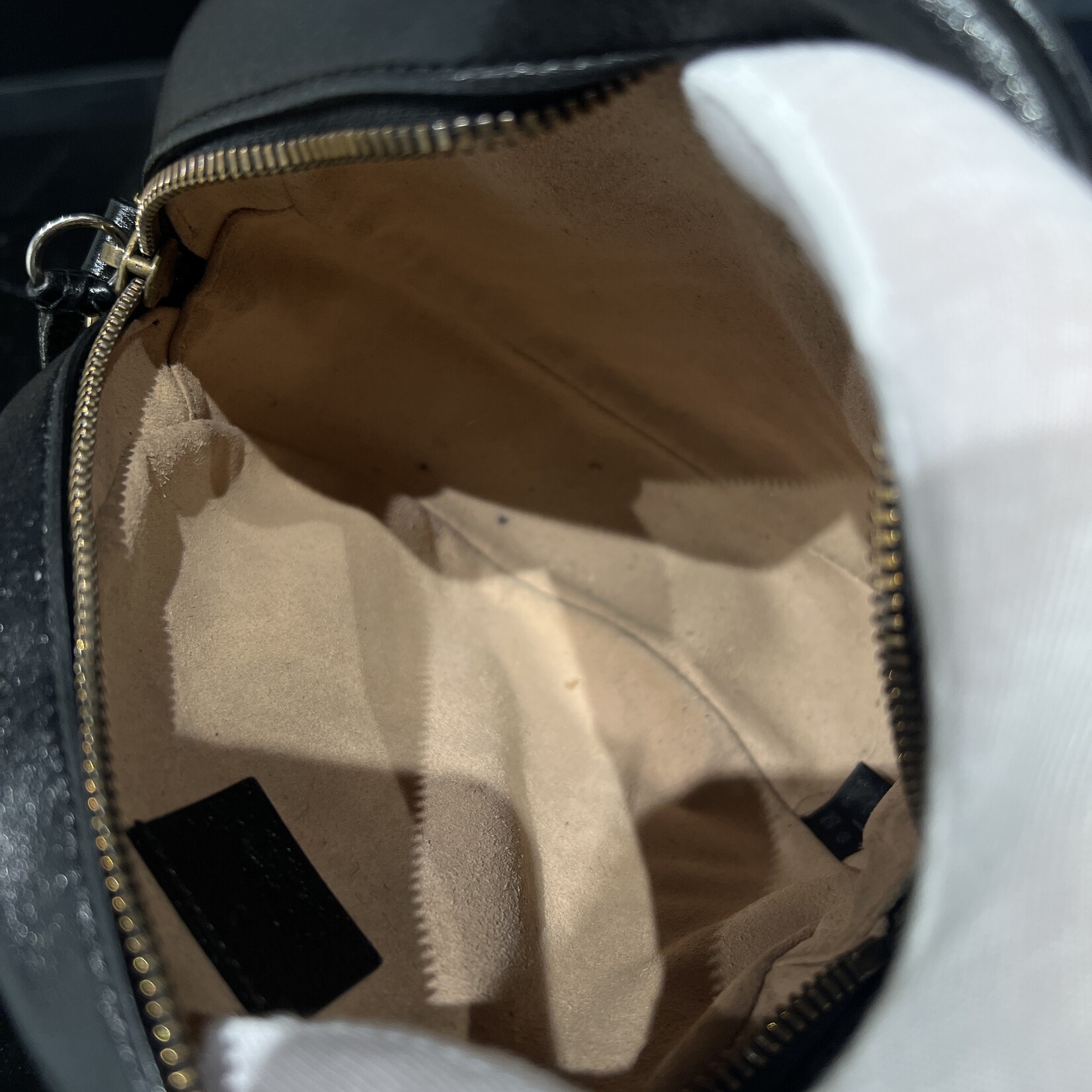 Gucci Gucci Marmont Mini Round Bag