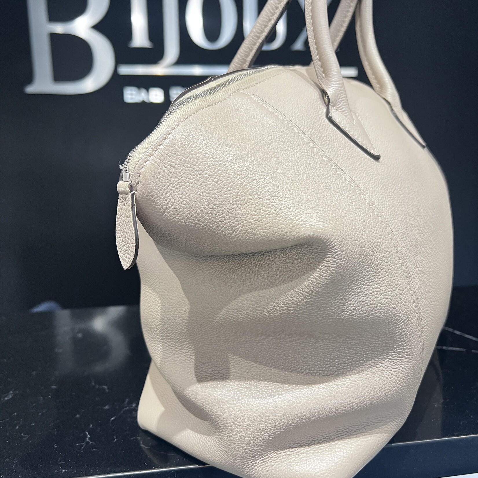 Louis Vuitton Louis Vuitton Taurillon Soft  Lock it MM