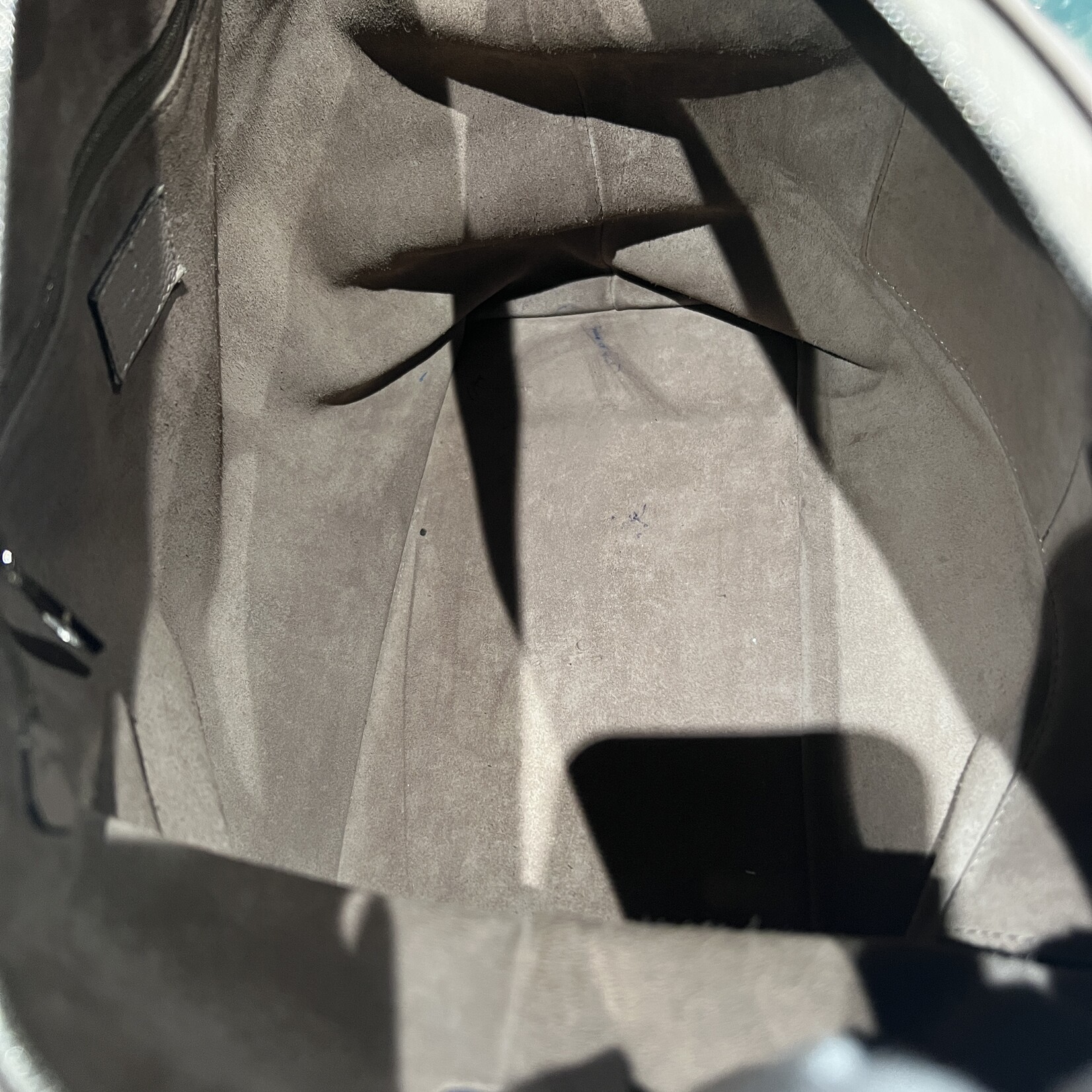 Louis Vuitton Louis Vuitton Taurillon Soft  Lock it MM
