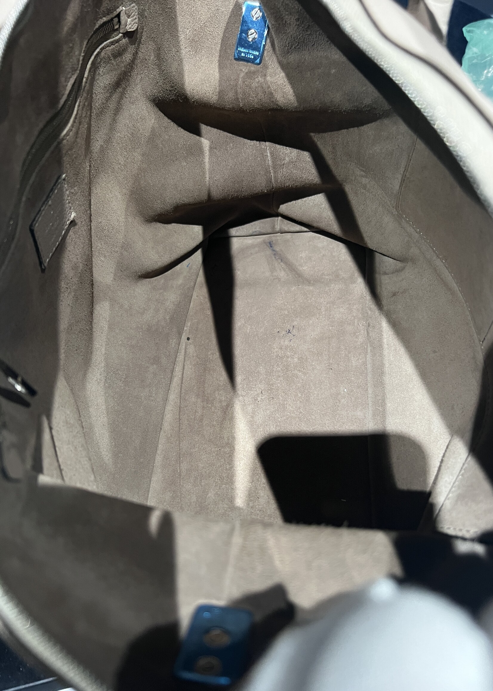 Louis Vuitton Louis Vuitton Taurillon Soft  Lock it MM