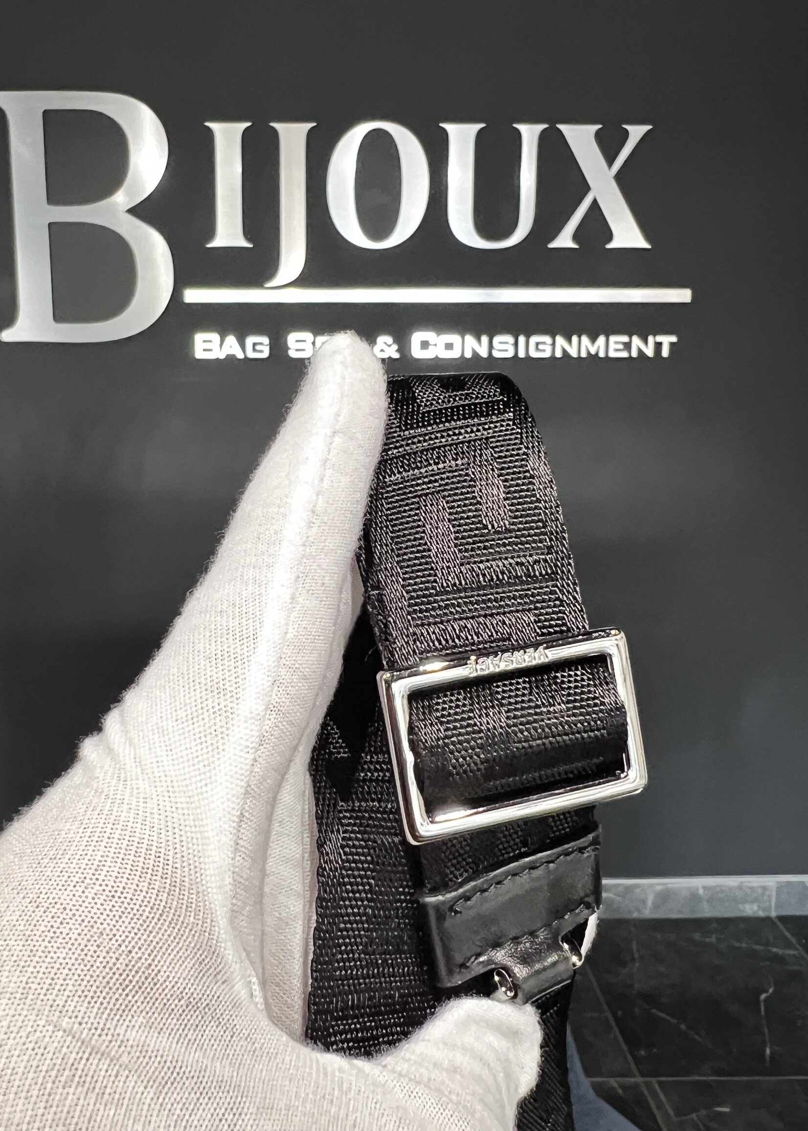 Versace Versace Le Greca Crossbody