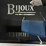 Louis Vuitton Louis Vuitton Epi Pochette 24