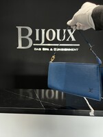 Louis Vuitton Louis Vuitton Epi Pochette 24