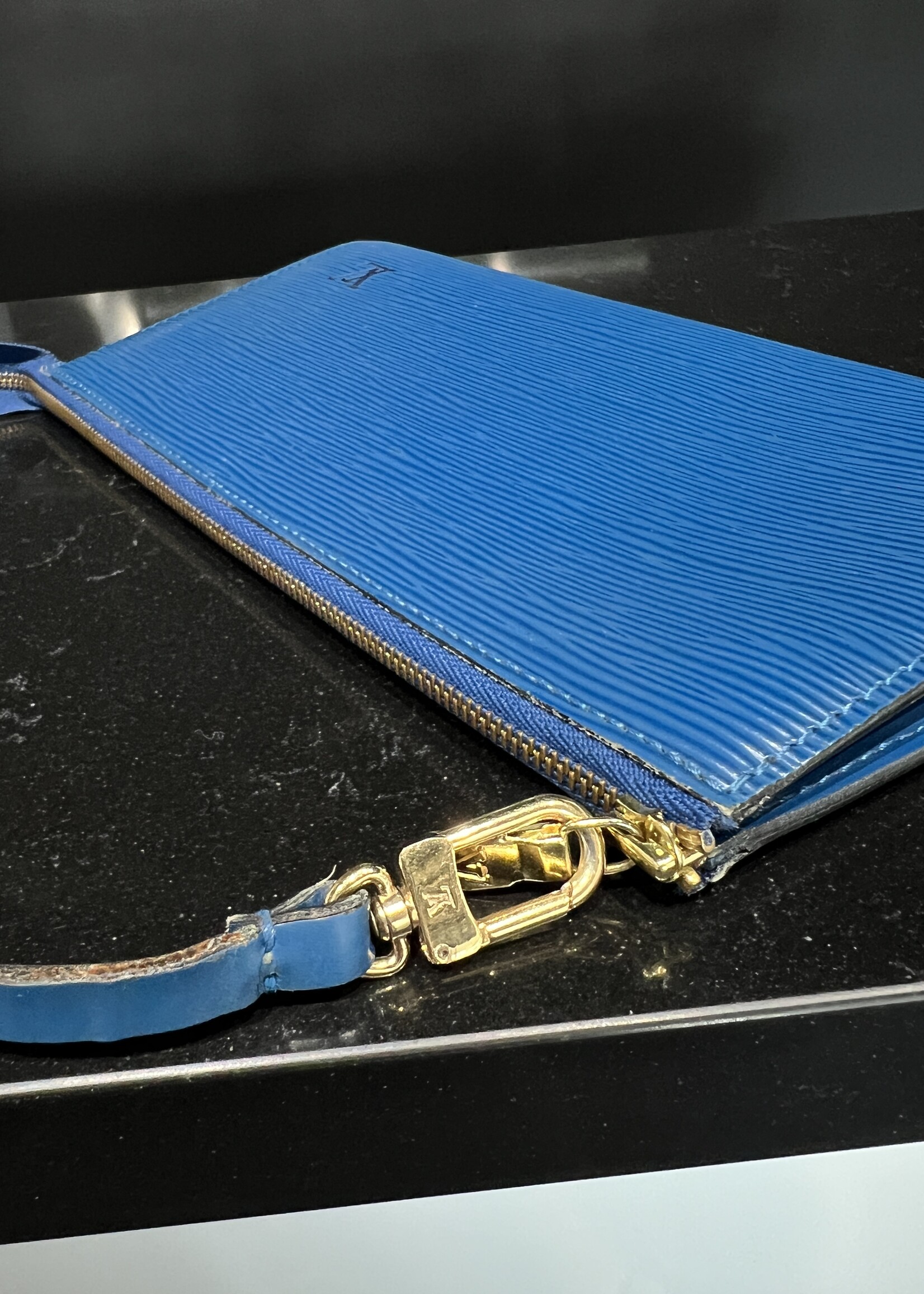 Louis Vuitton Louis Vuitton Epi Pochette 24