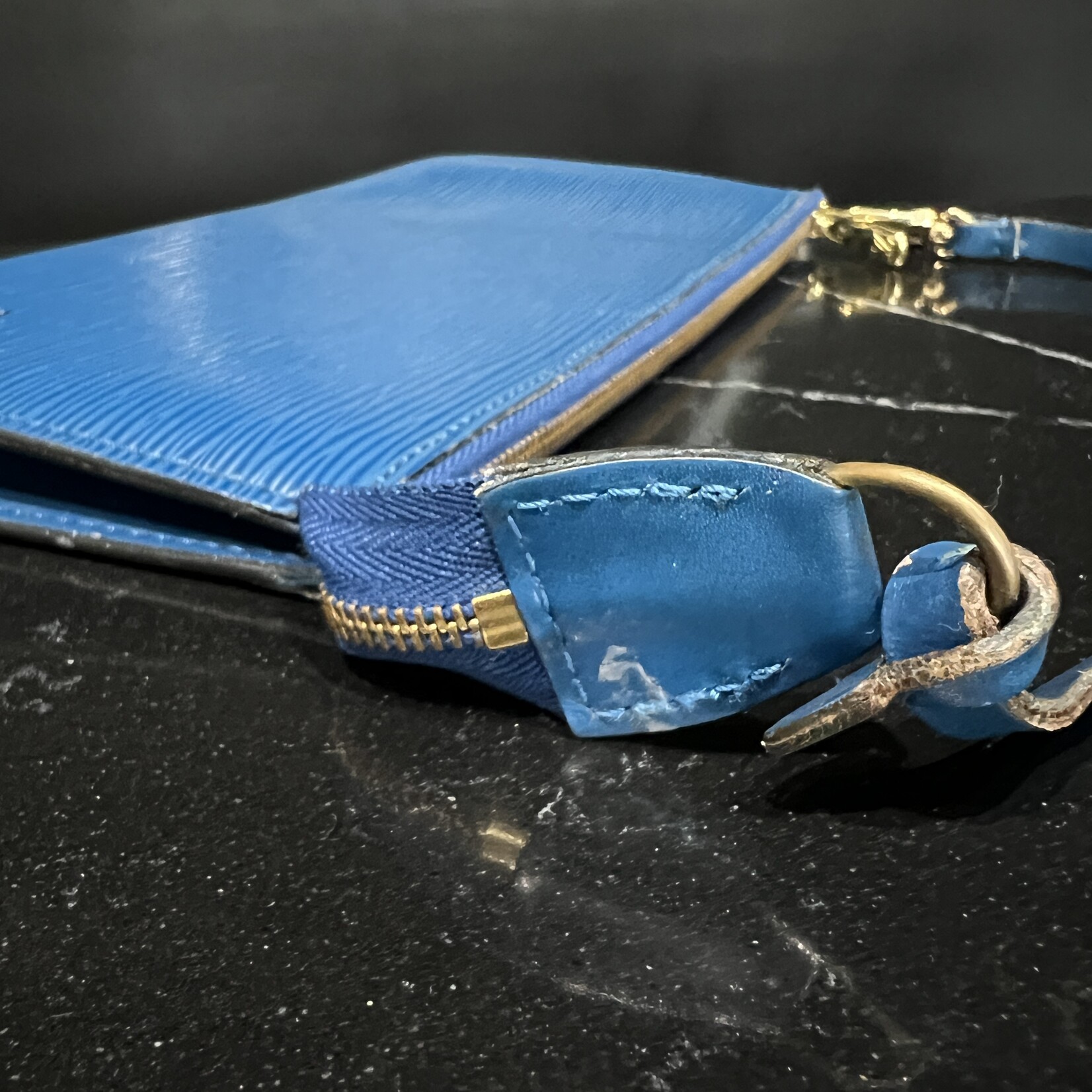 Louis Vuitton Louis Vuitton Epi Pochette 24
