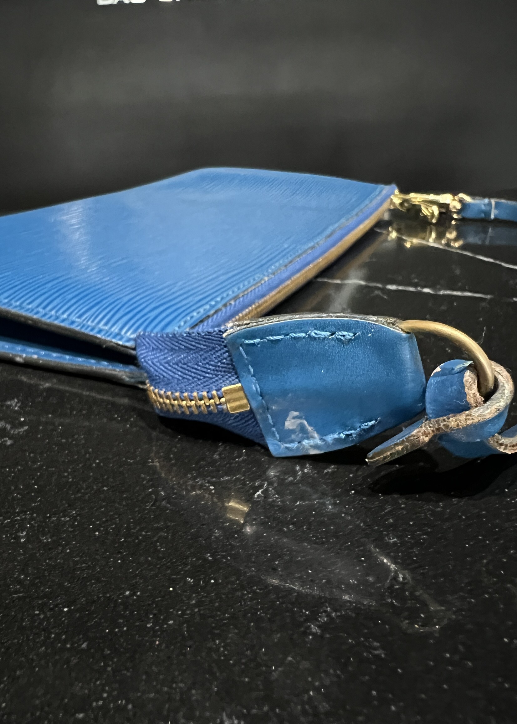 Louis Vuitton Louis Vuitton Epi Pochette 24