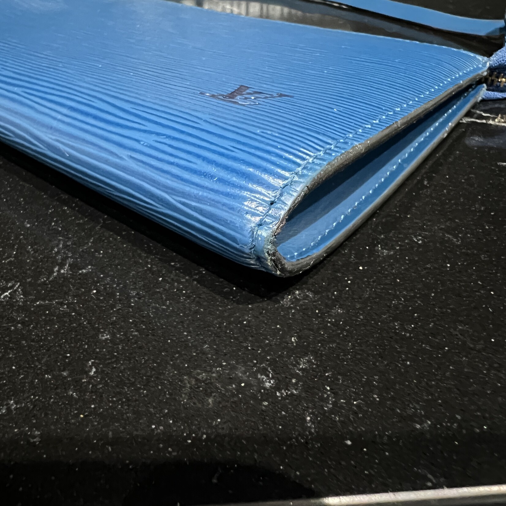 Louis Vuitton Louis Vuitton Epi Pochette 24