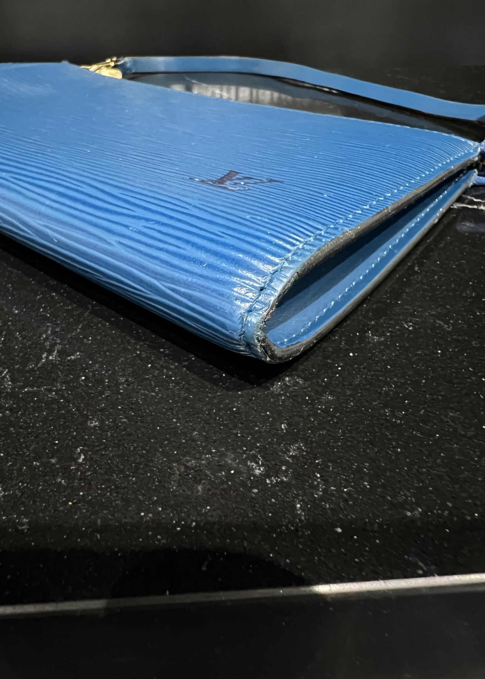 Louis Vuitton Louis Vuitton Epi Pochette 24