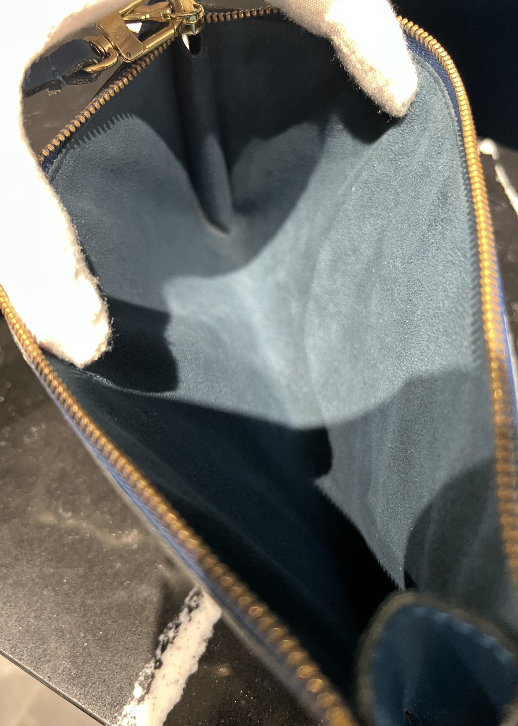 Louis Vuitton Louis Vuitton Epi Pochette 24