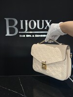 Louis Vuitton Louis Vuitton Pochette Metis