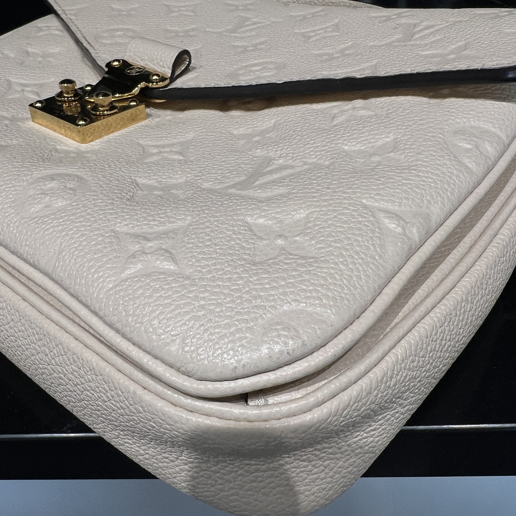 Louis Vuitton Louis Vuitton Pochette Metis