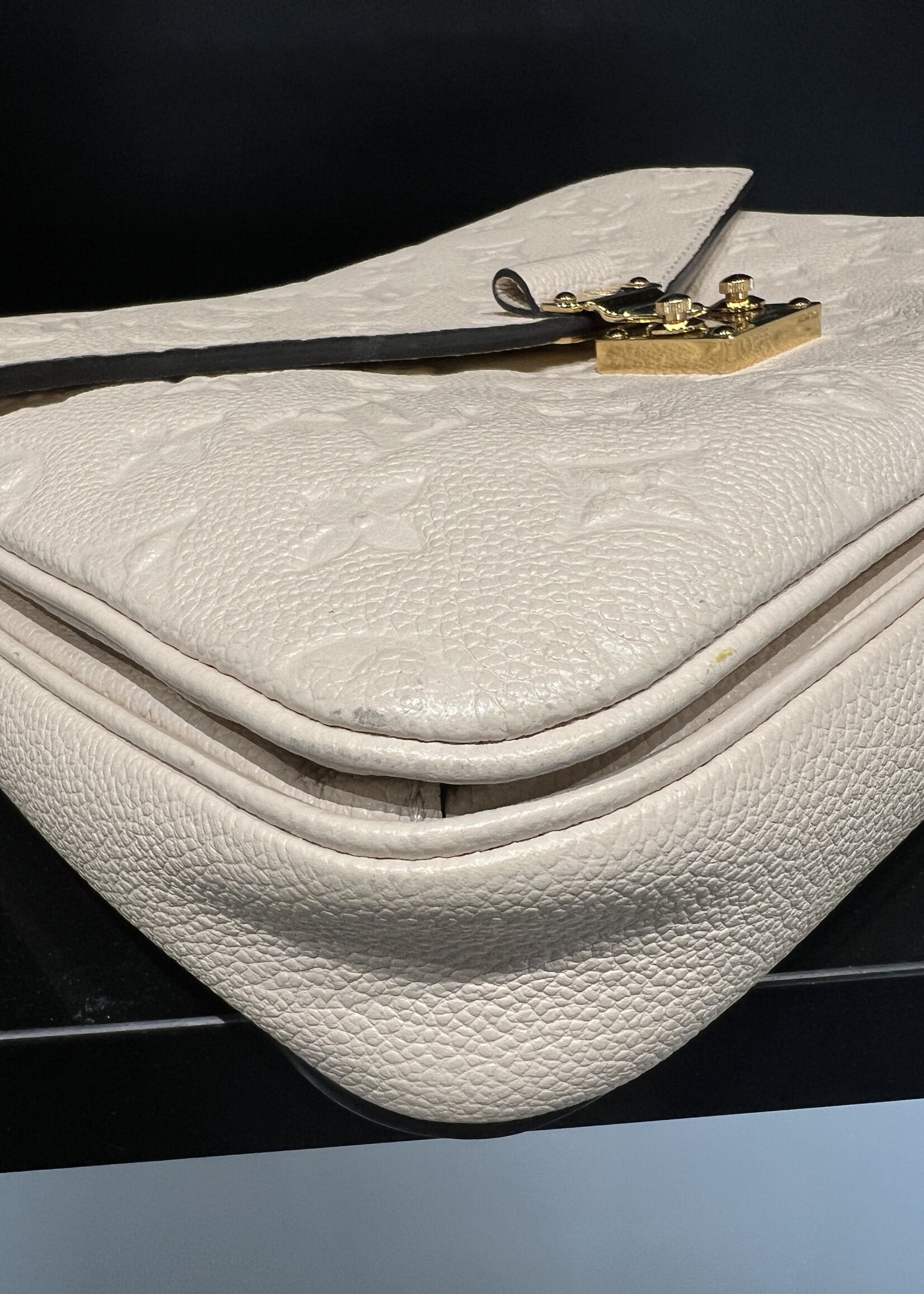 Louis Vuitton Louis Vuitton Pochette Metis
