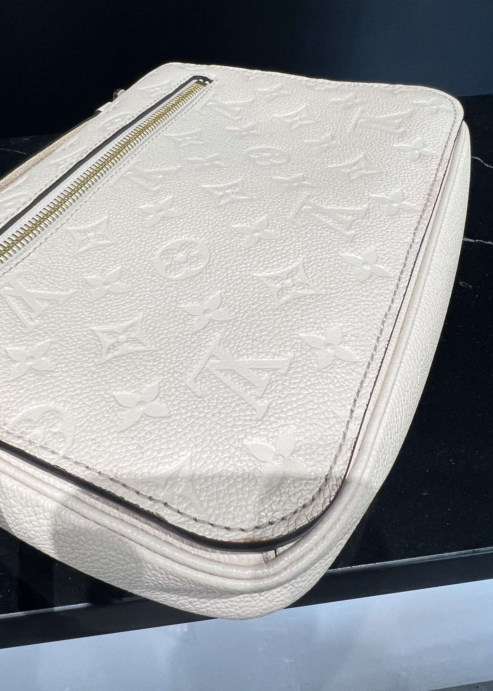 Louis Vuitton Louis Vuitton Pochette Metis