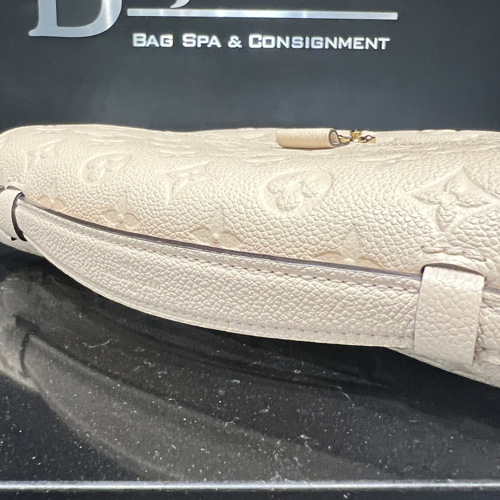 Louis Vuitton Louis Vuitton Pochette Metis