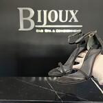 Stuart Weitzman Stuart Weitzman Black Nudist Bump Heels