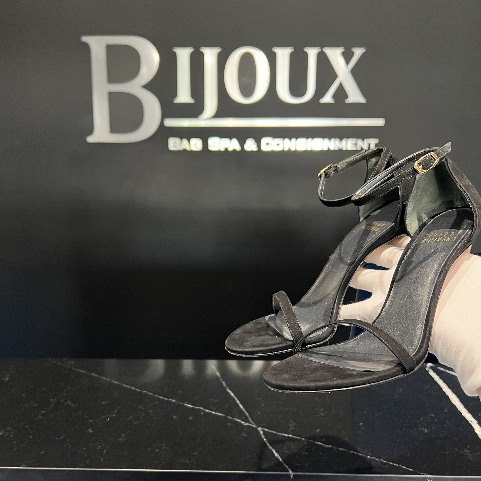 Stuart Weitzman Stuart Weitzman Black Nudist Bump Heels