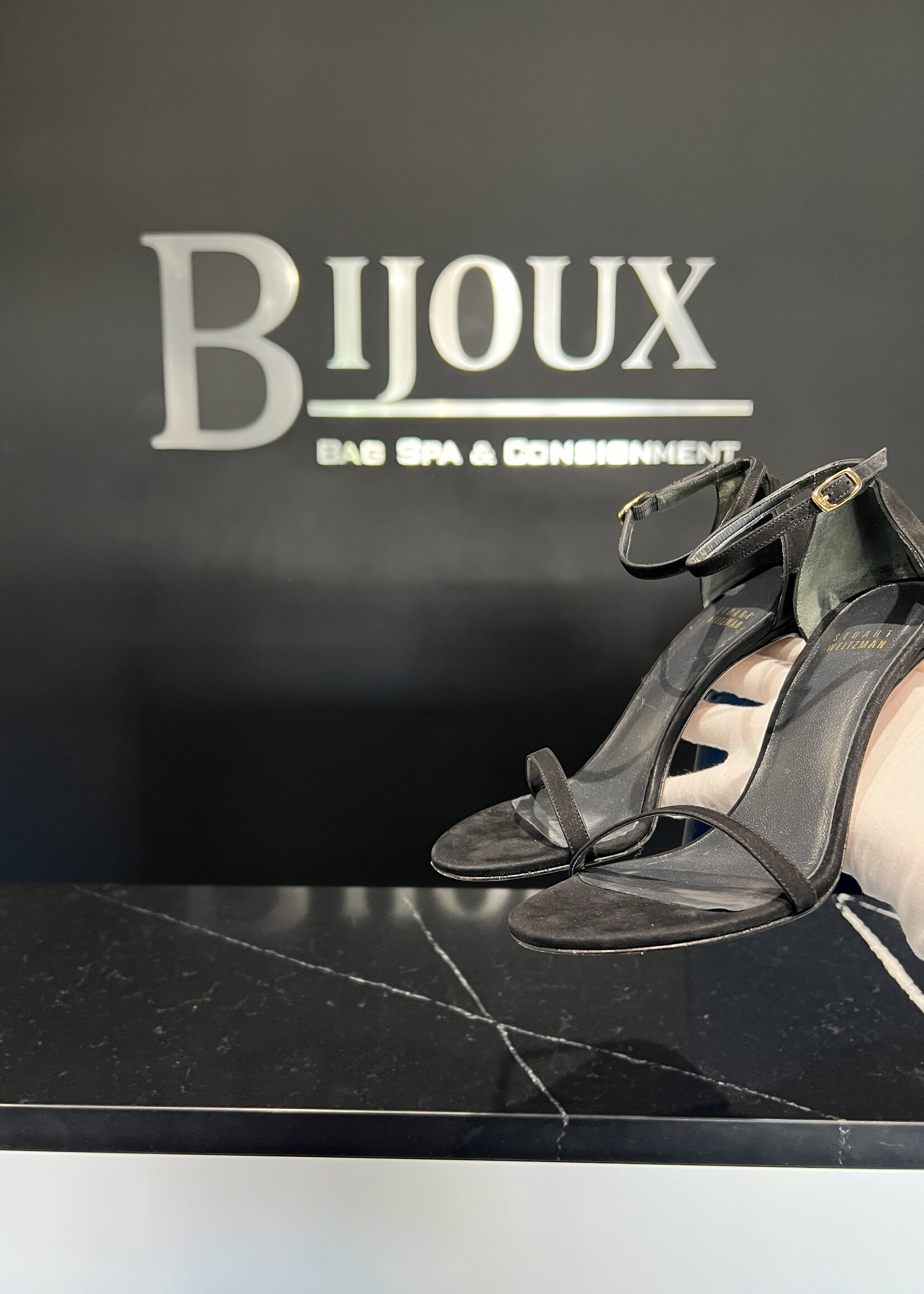 Stuart Weitzman Stuart Weitzman Black Nudist Bump Heels