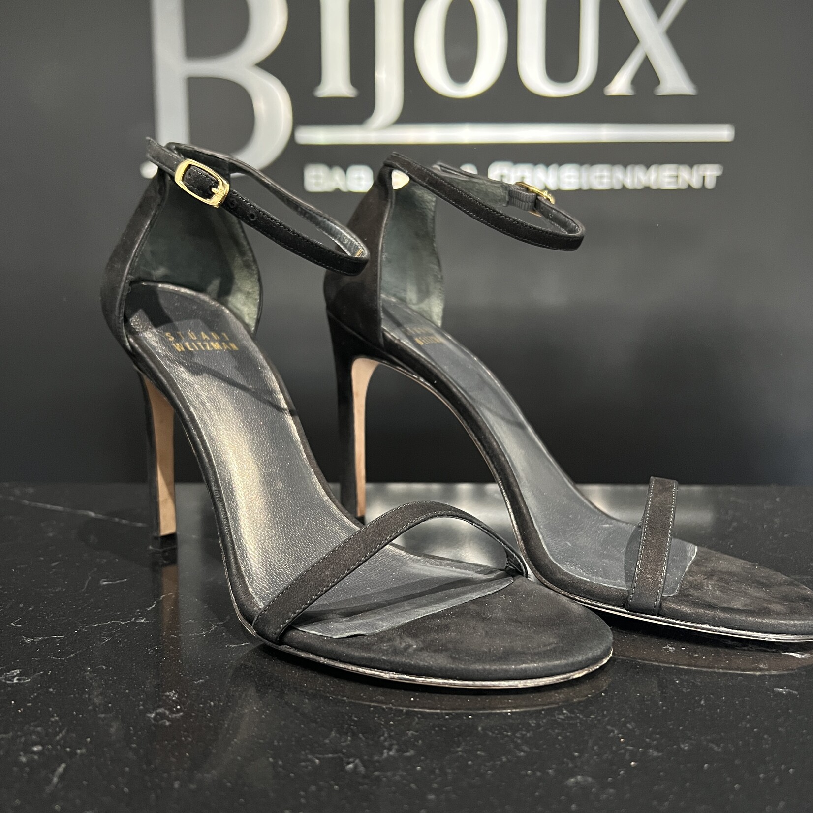 Stuart Weitzman Stuart Weitzman Black Nudist Bump Heels