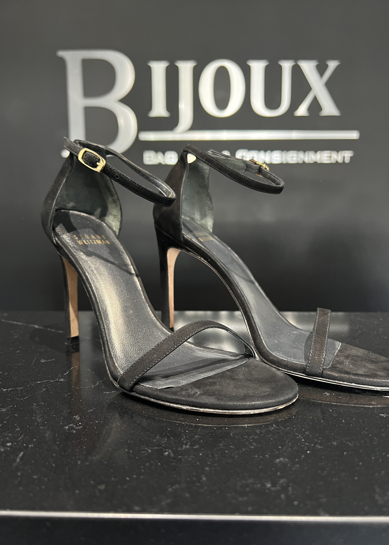 Stuart Weitzman Stuart Weitzman Black Nudist Bump Heels