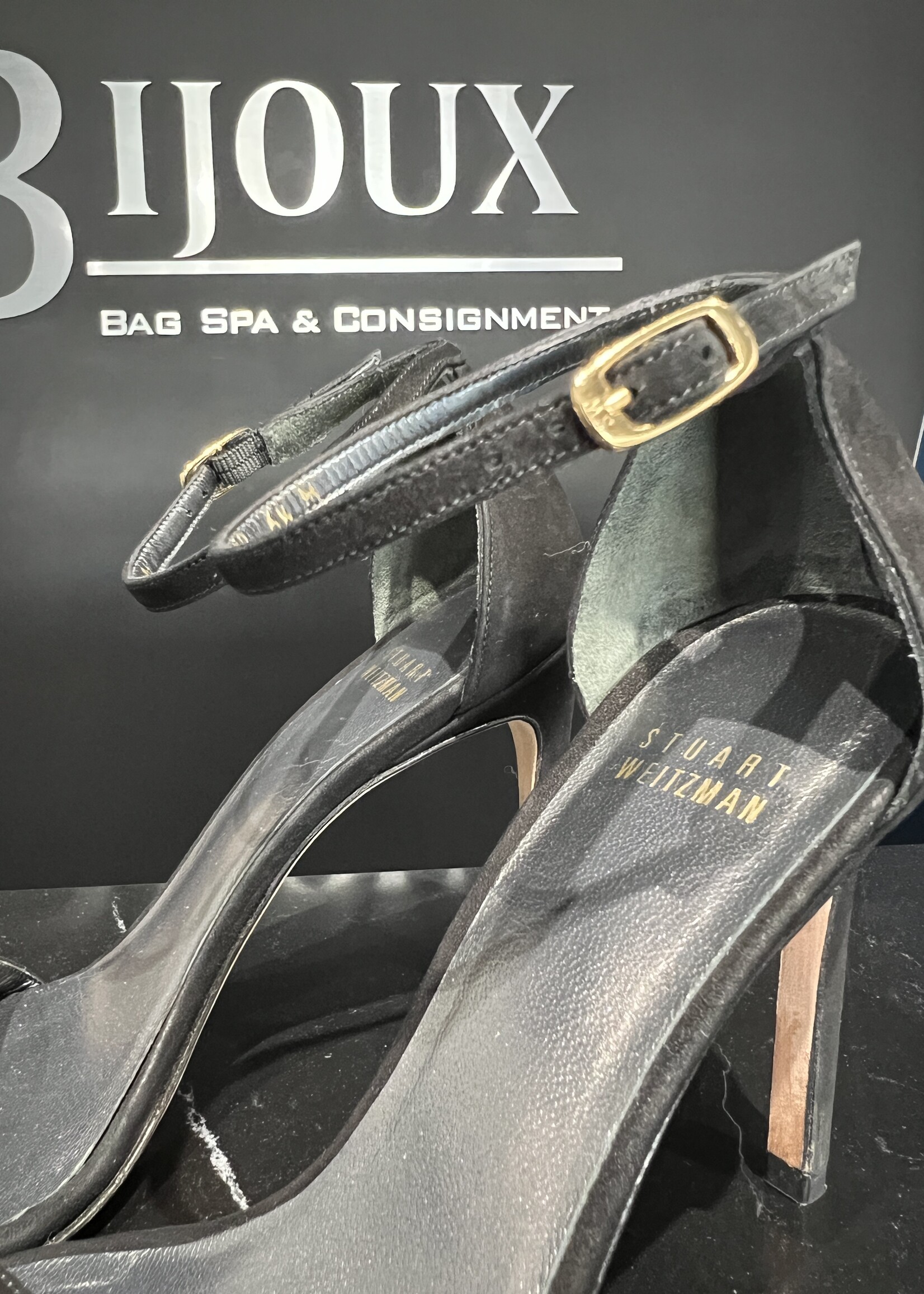 Stuart Weitzman Stuart Weitzman Black Nudist Bump Heels