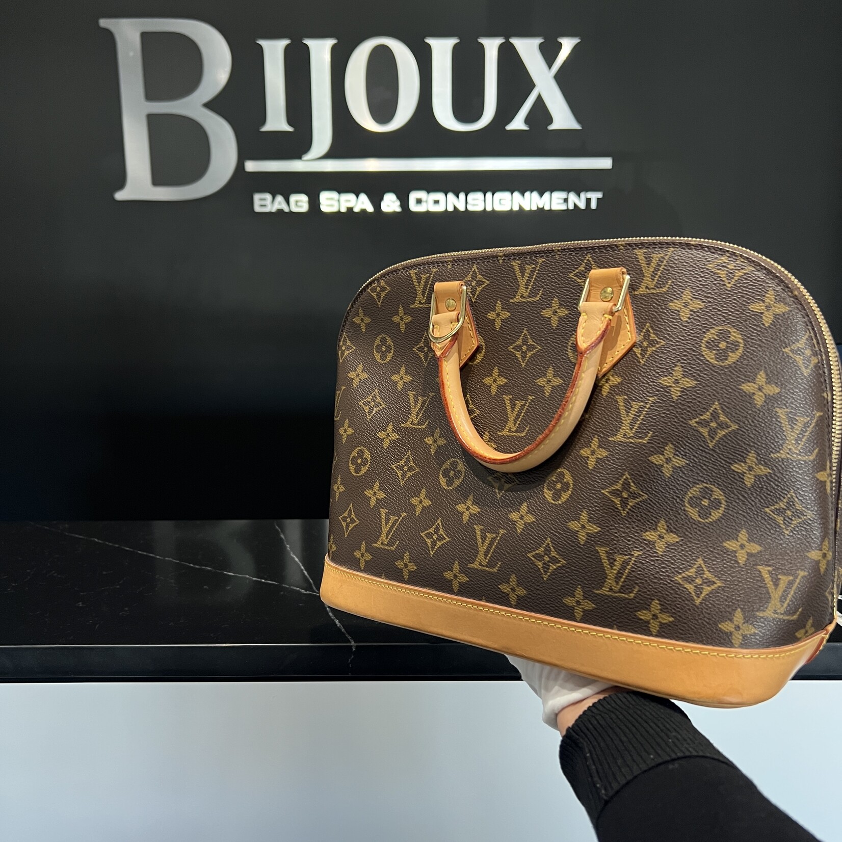 Louis Vuitton SOLD - Louis Vuitton Alma PM Monogram