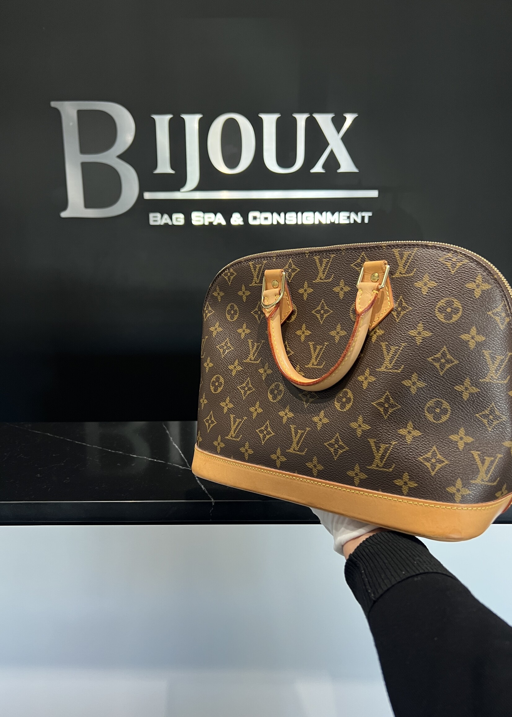 Louis Vuitton SOLD - Louis Vuitton Alma PM Monogram