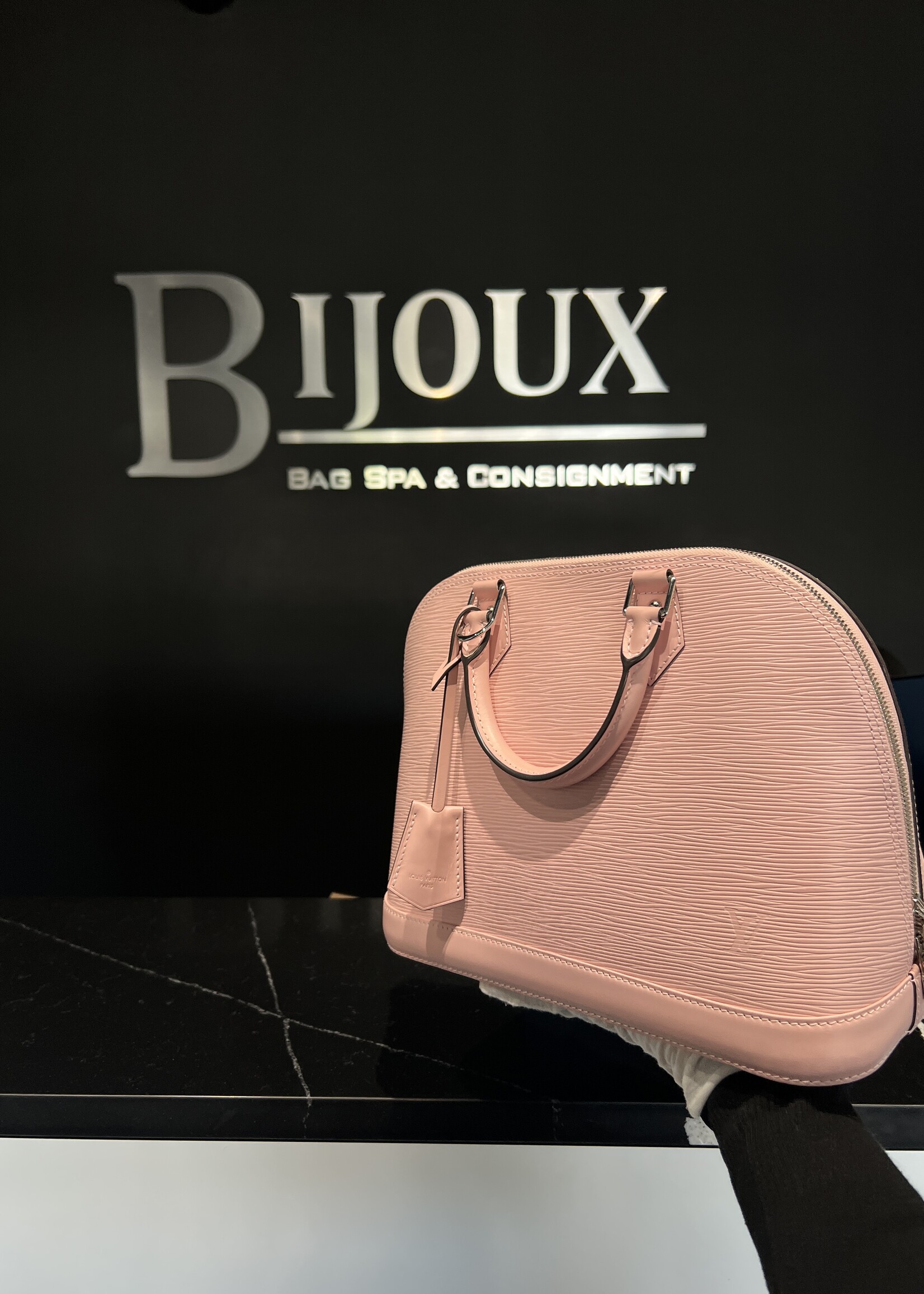 Louis Vuitton Louis Vuitton Alma PM Epi Leather Pink