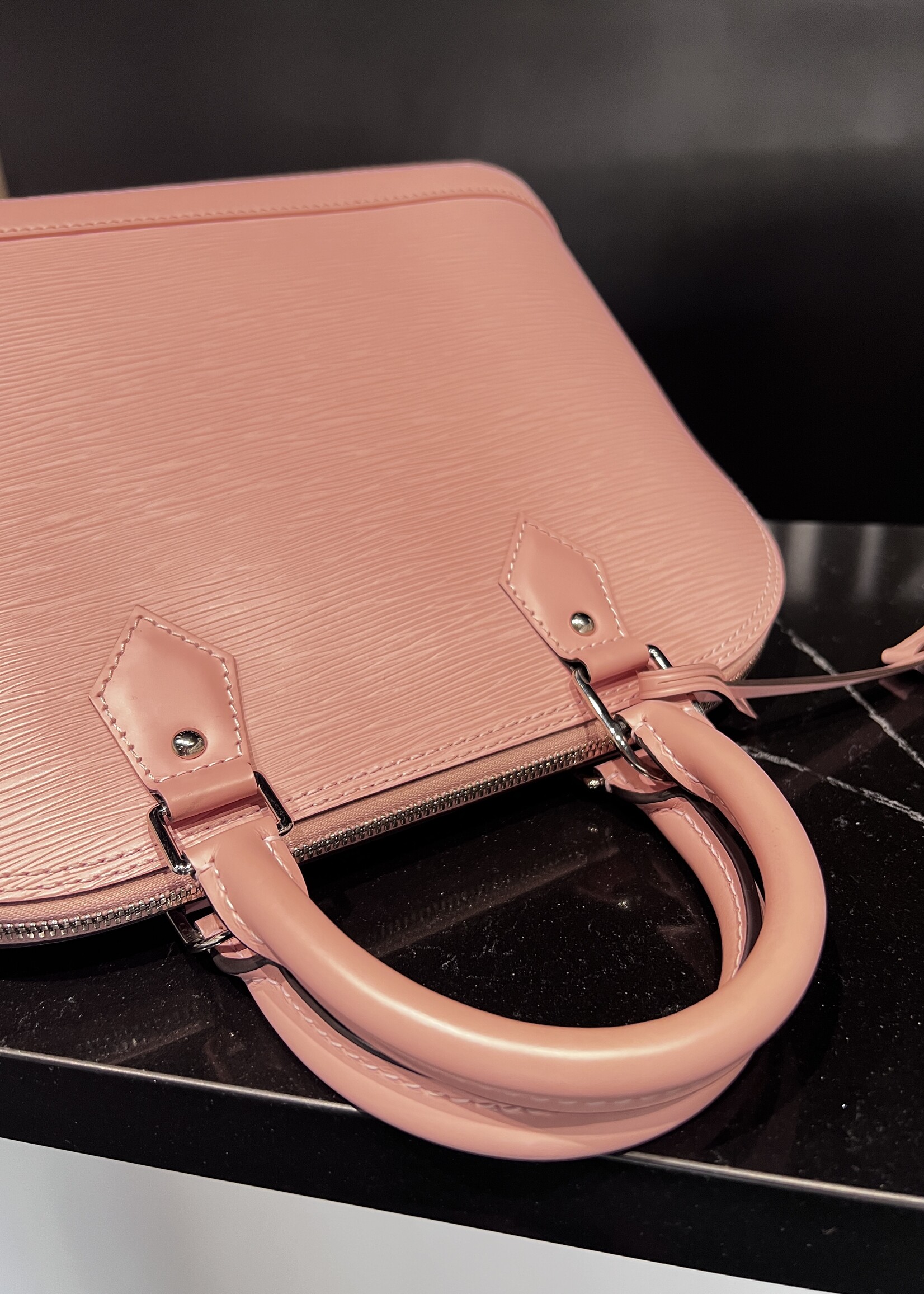 Louis Vuitton Louis Vuitton Alma PM Epi Leather Pink