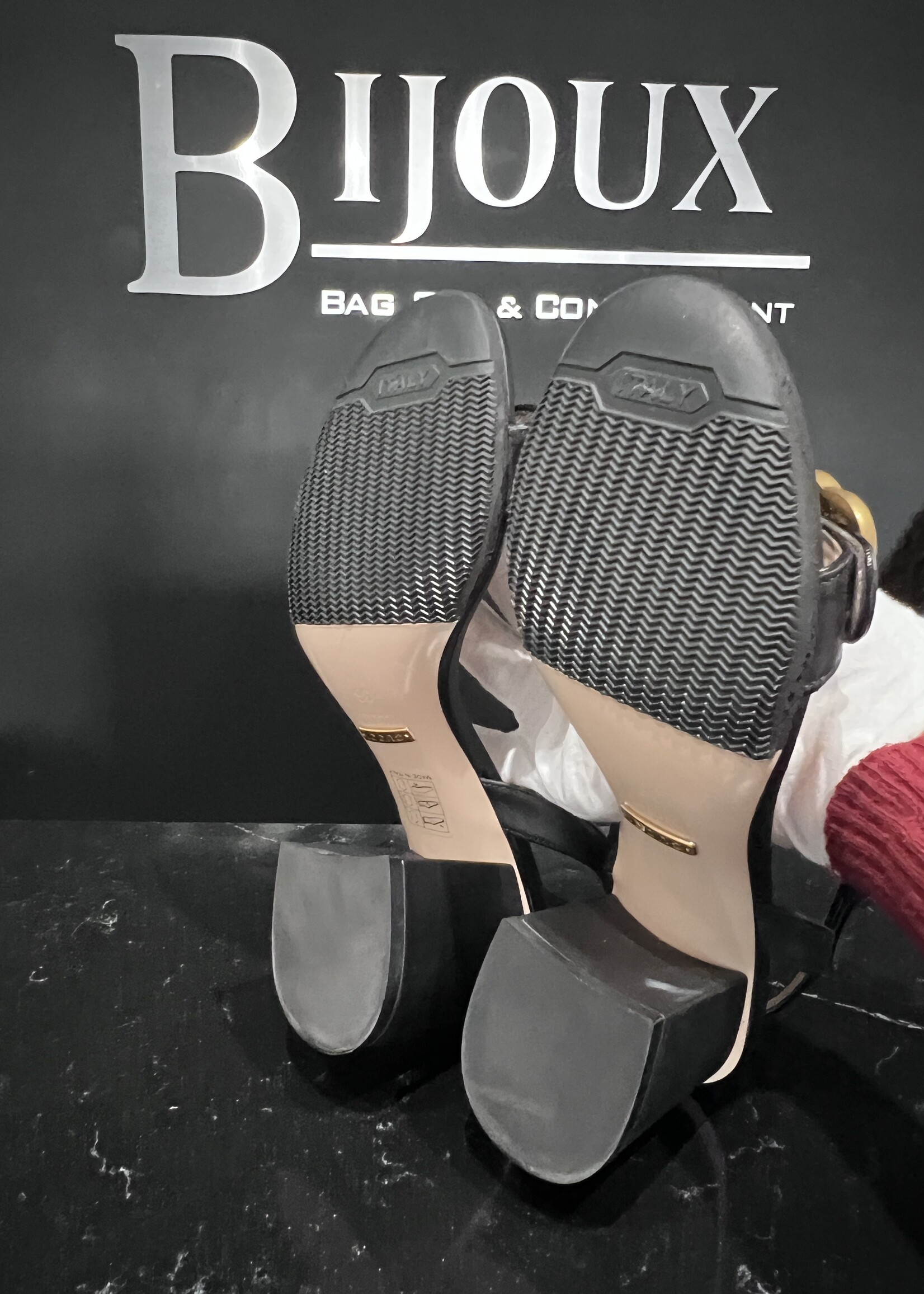 Gucci Gucci Marmont Sandals- 36