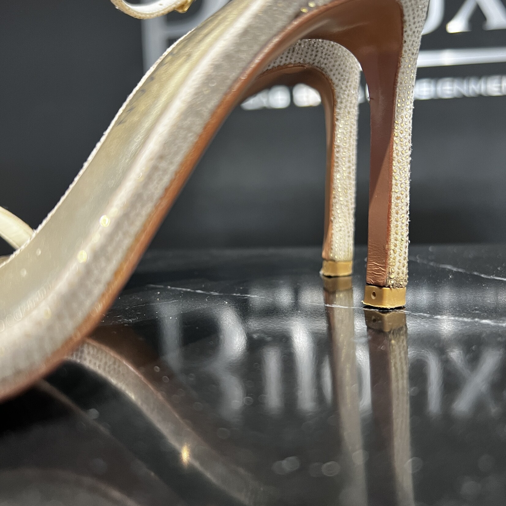 Stuart Weitzman Stuart Weitzman Nude Nudist Bump  Heels