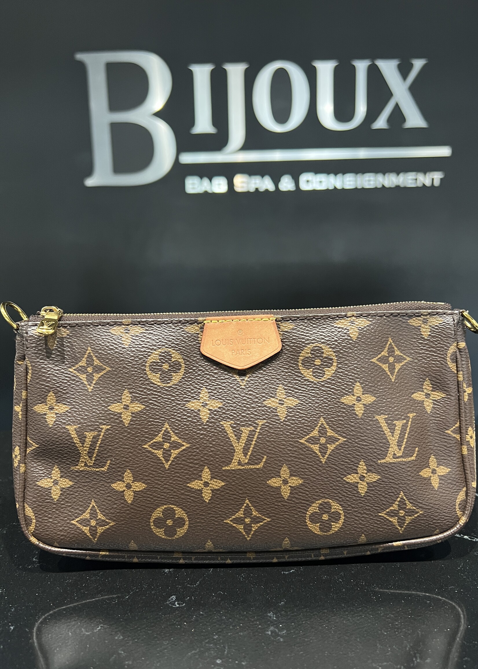 Louis Vuitton SOLD- Louis Vuitton Multi Pochette Green
