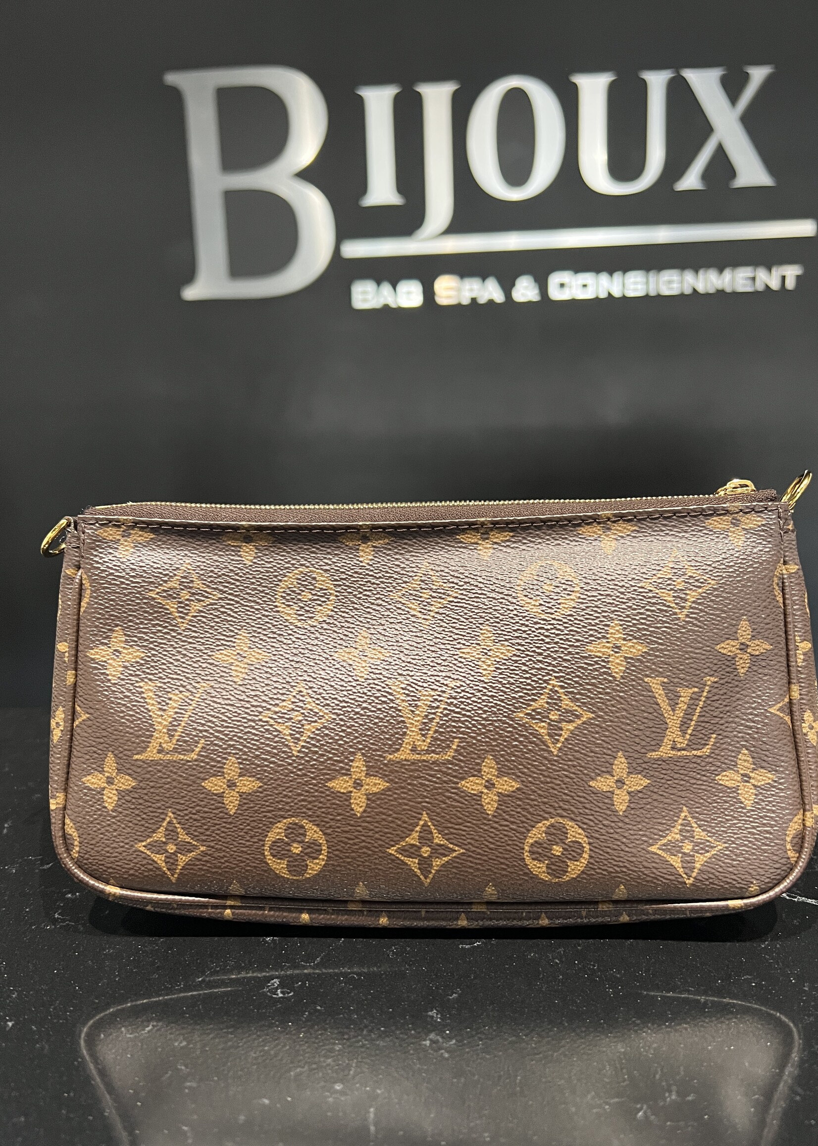 Louis Vuitton SOLD- Louis Vuitton Multi Pochette Green