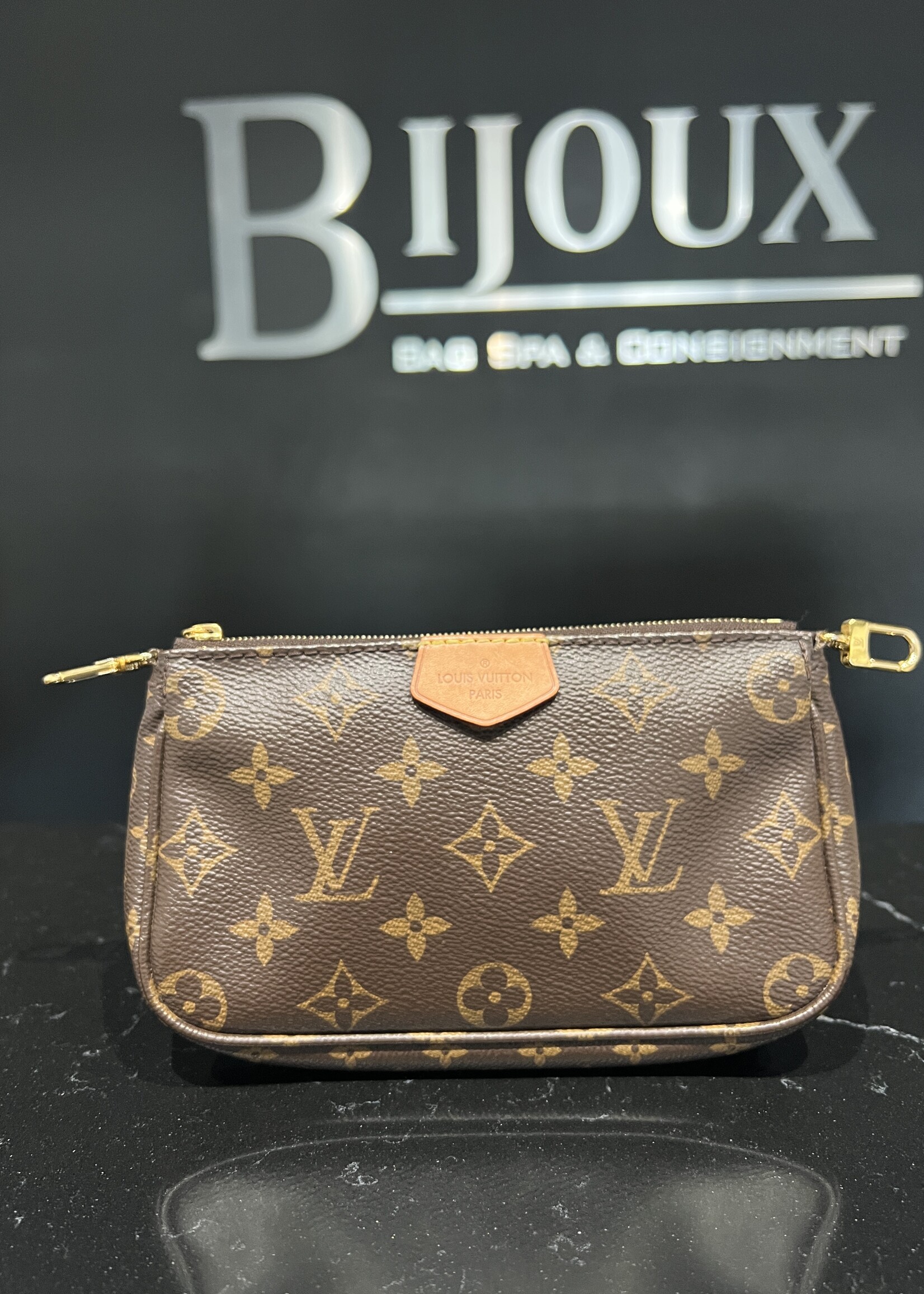 Louis Vuitton SOLD- Louis Vuitton Multi Pochette Green