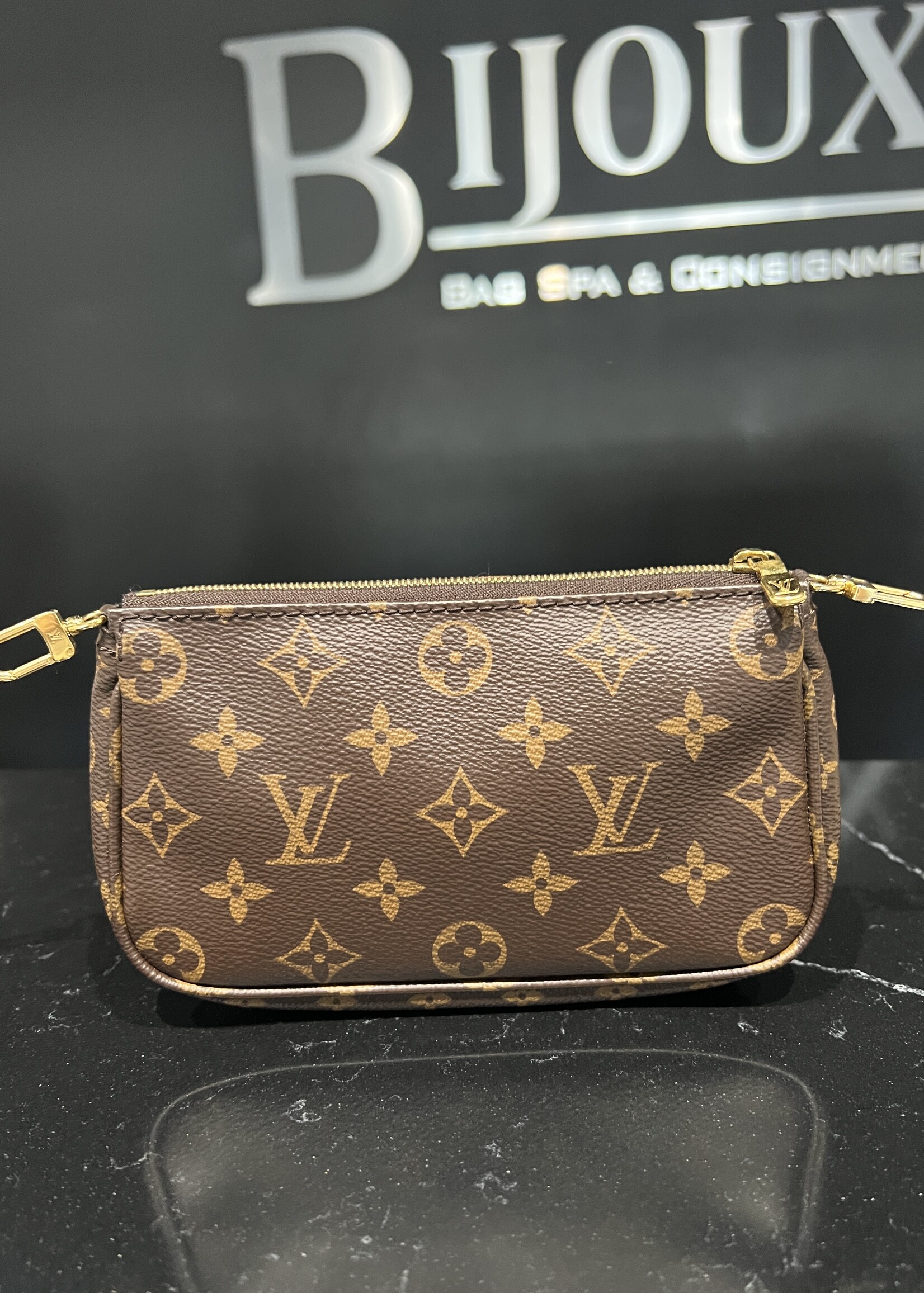Louis Vuitton SOLD- Louis Vuitton Multi Pochette Green