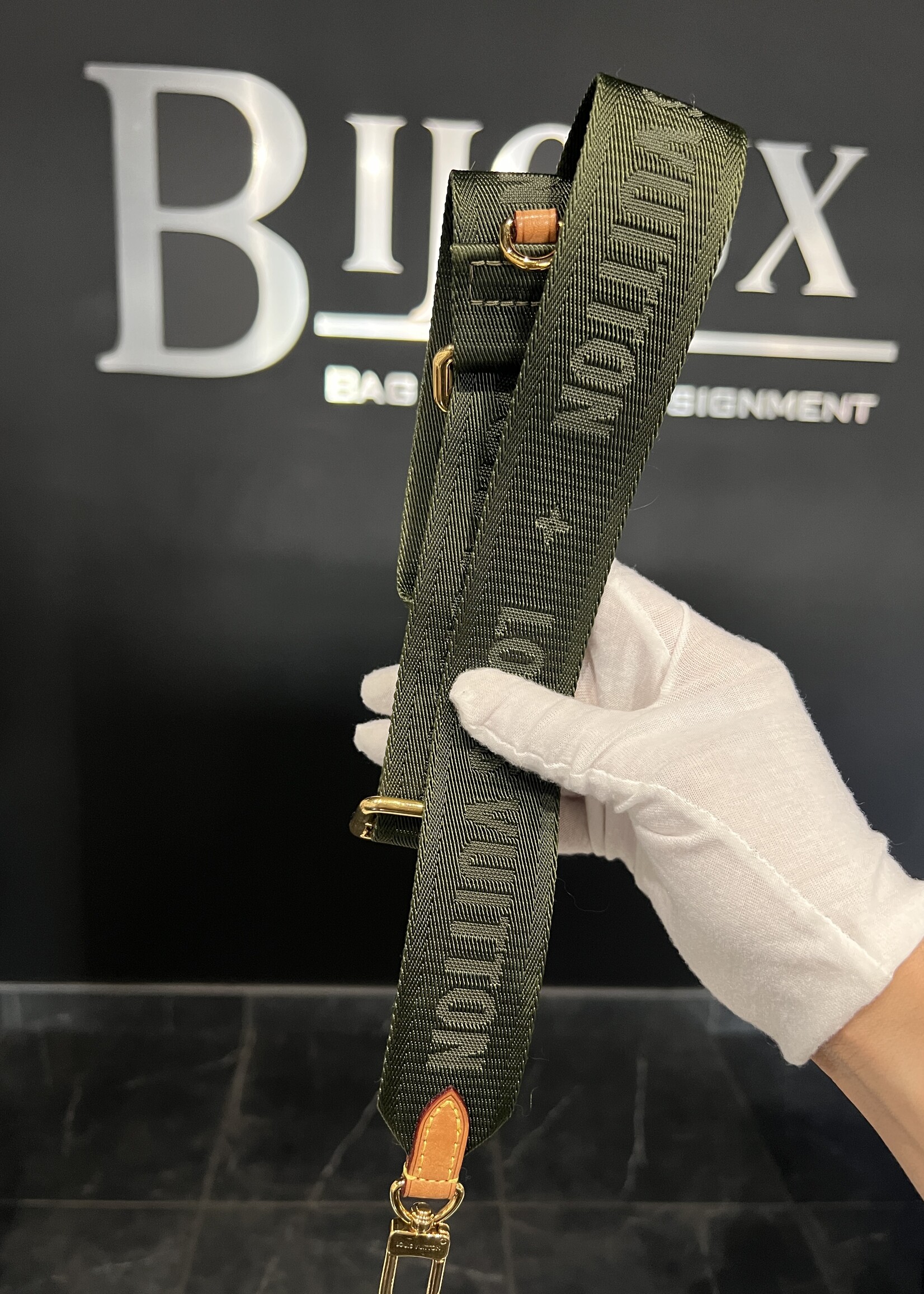 Louis Vuitton SOLD- Louis Vuitton Multi Pochette Green