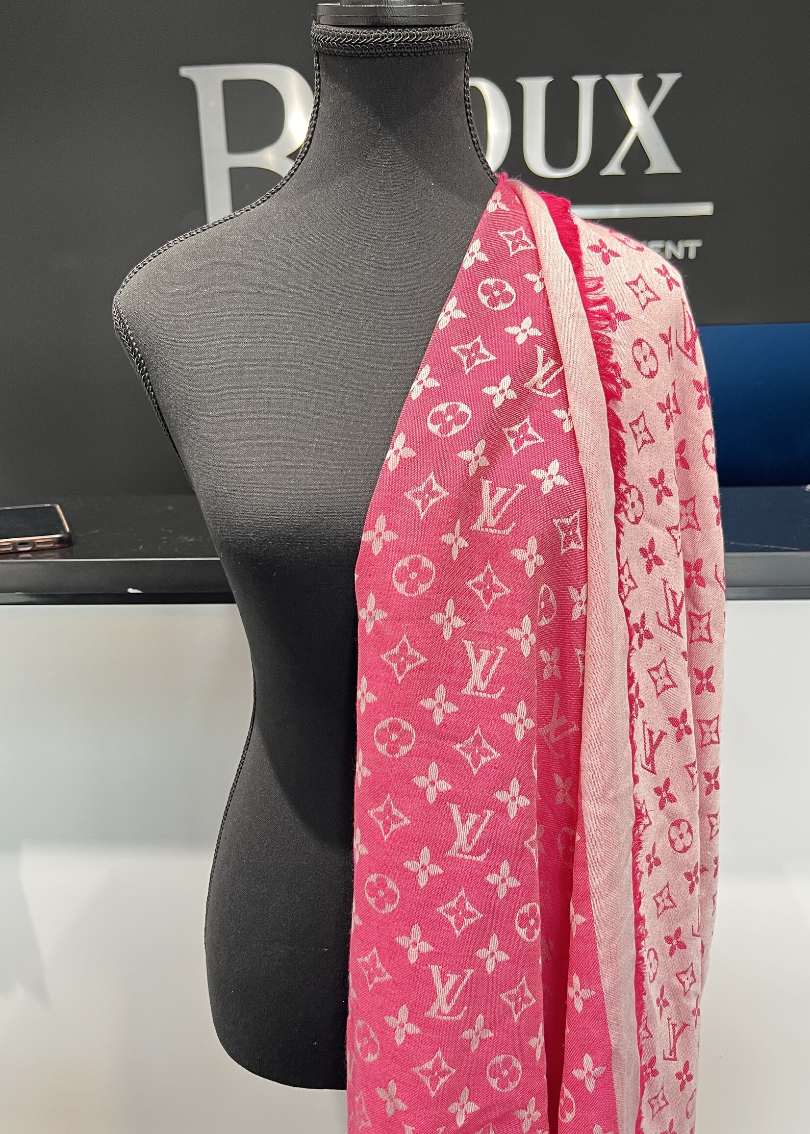 Louis Vuitton SOLD - Louis Vuitton Wool Monogram Pivonie Shawl