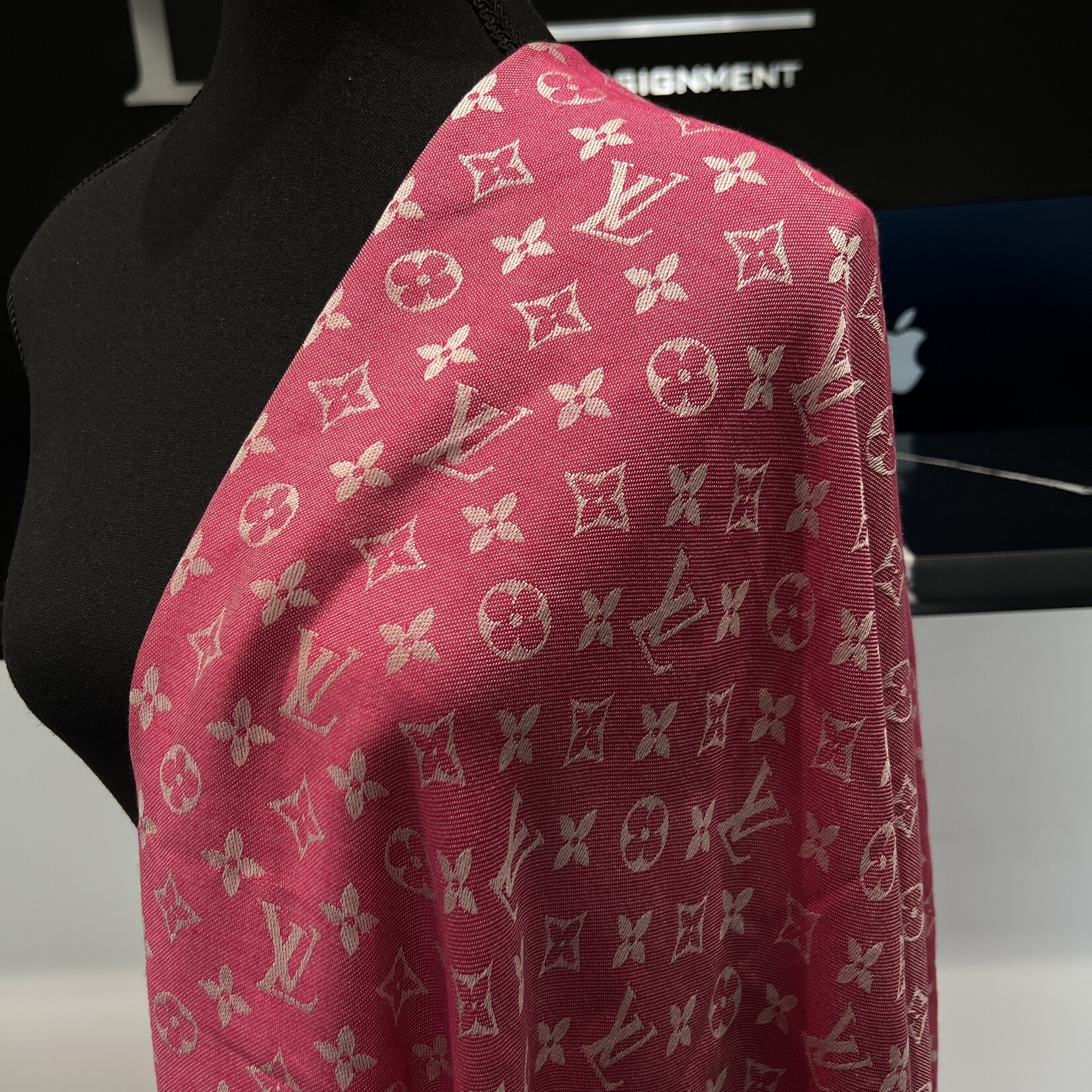 Louis Vuitton SOLD - Louis Vuitton Wool Monogram Pivonie Shawl