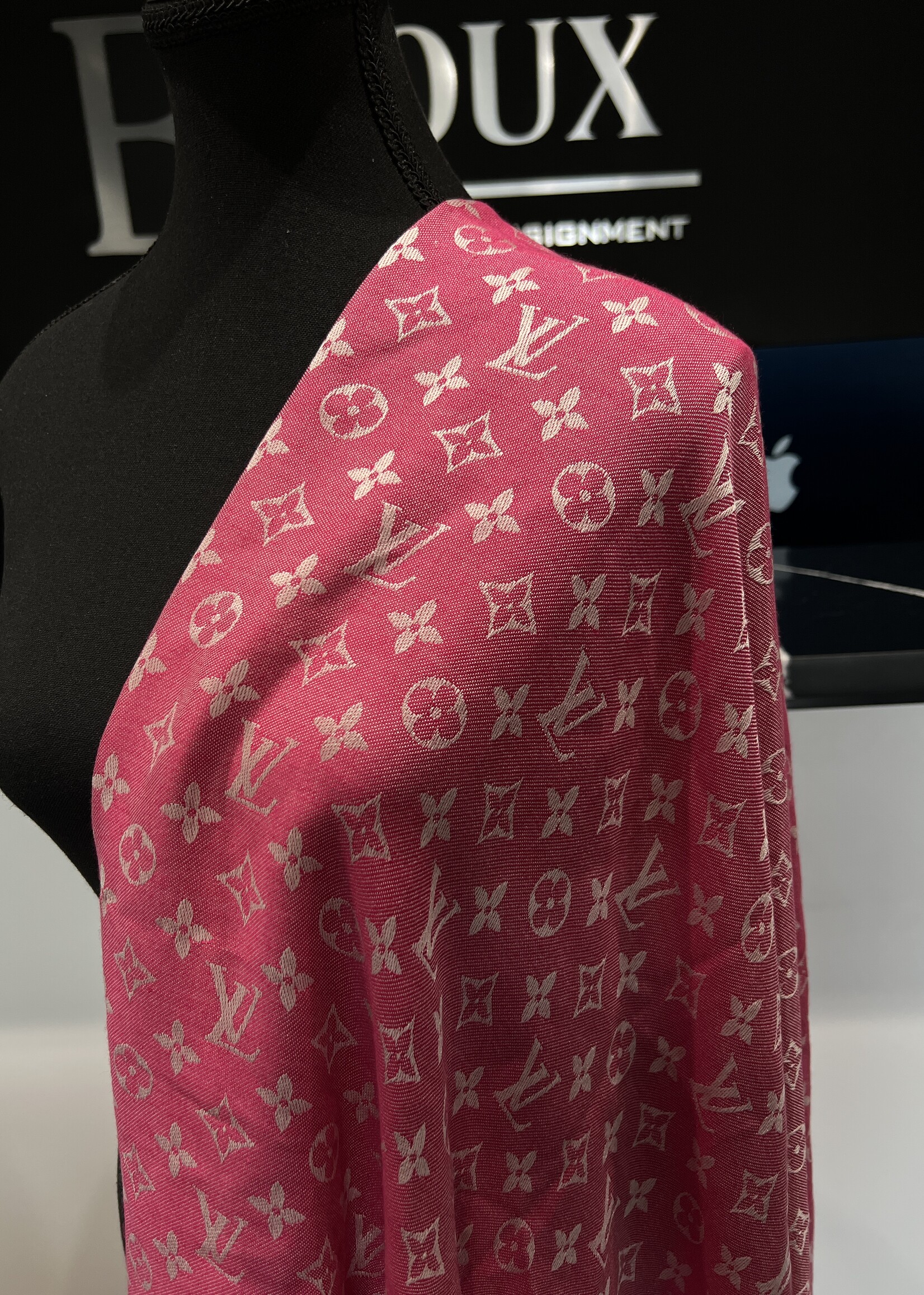 Louis Vuitton SOLD - Louis Vuitton Wool Monogram Pivonie Shawl