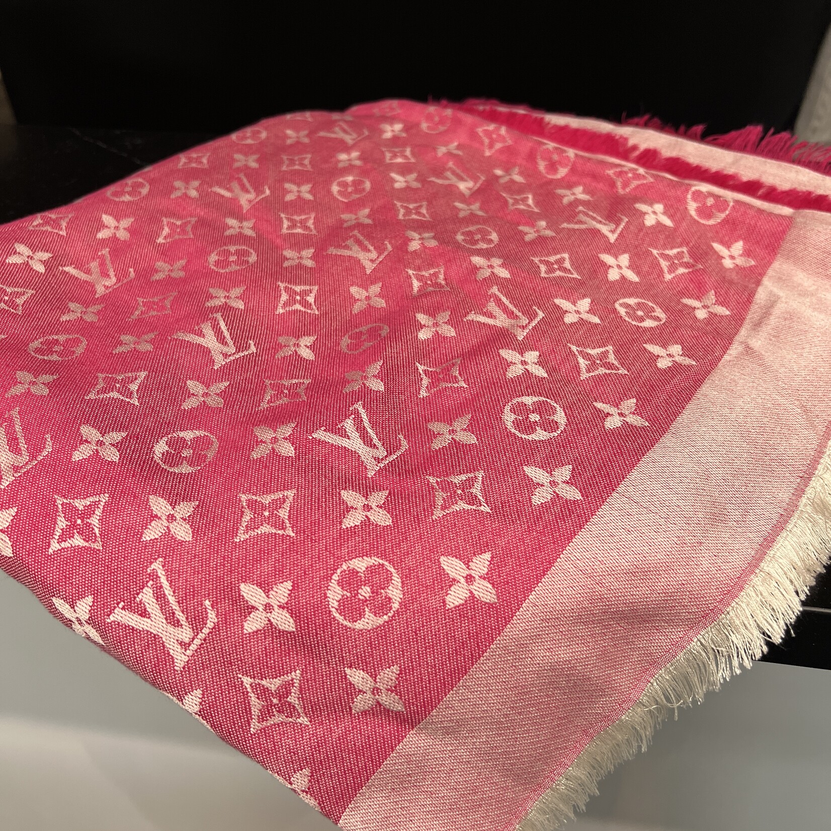 Louis Vuitton SOLD - Louis Vuitton Wool Monogram Pivonie Shawl