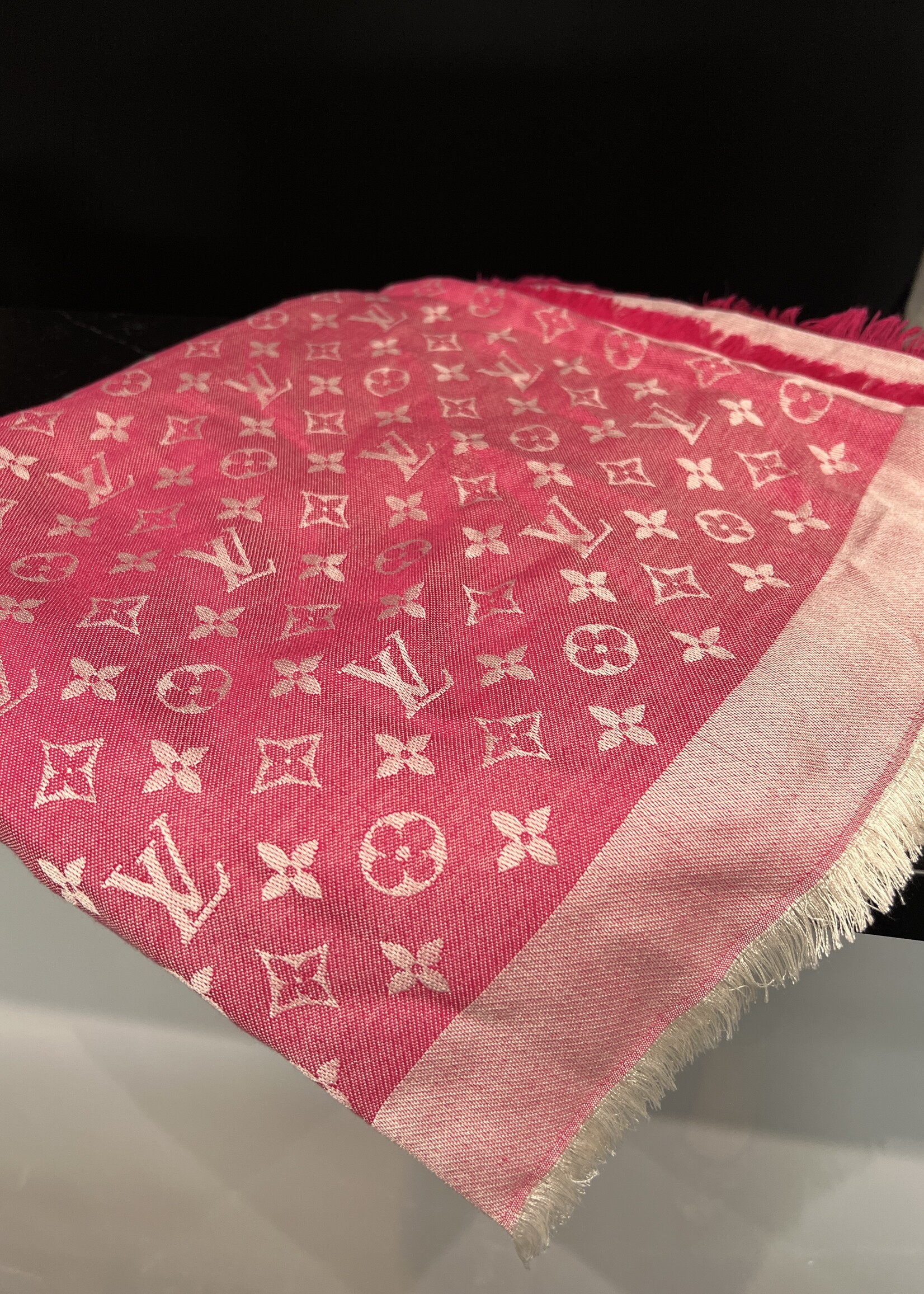 Louis Vuitton SOLD - Louis Vuitton Wool Monogram Pivonie Shawl