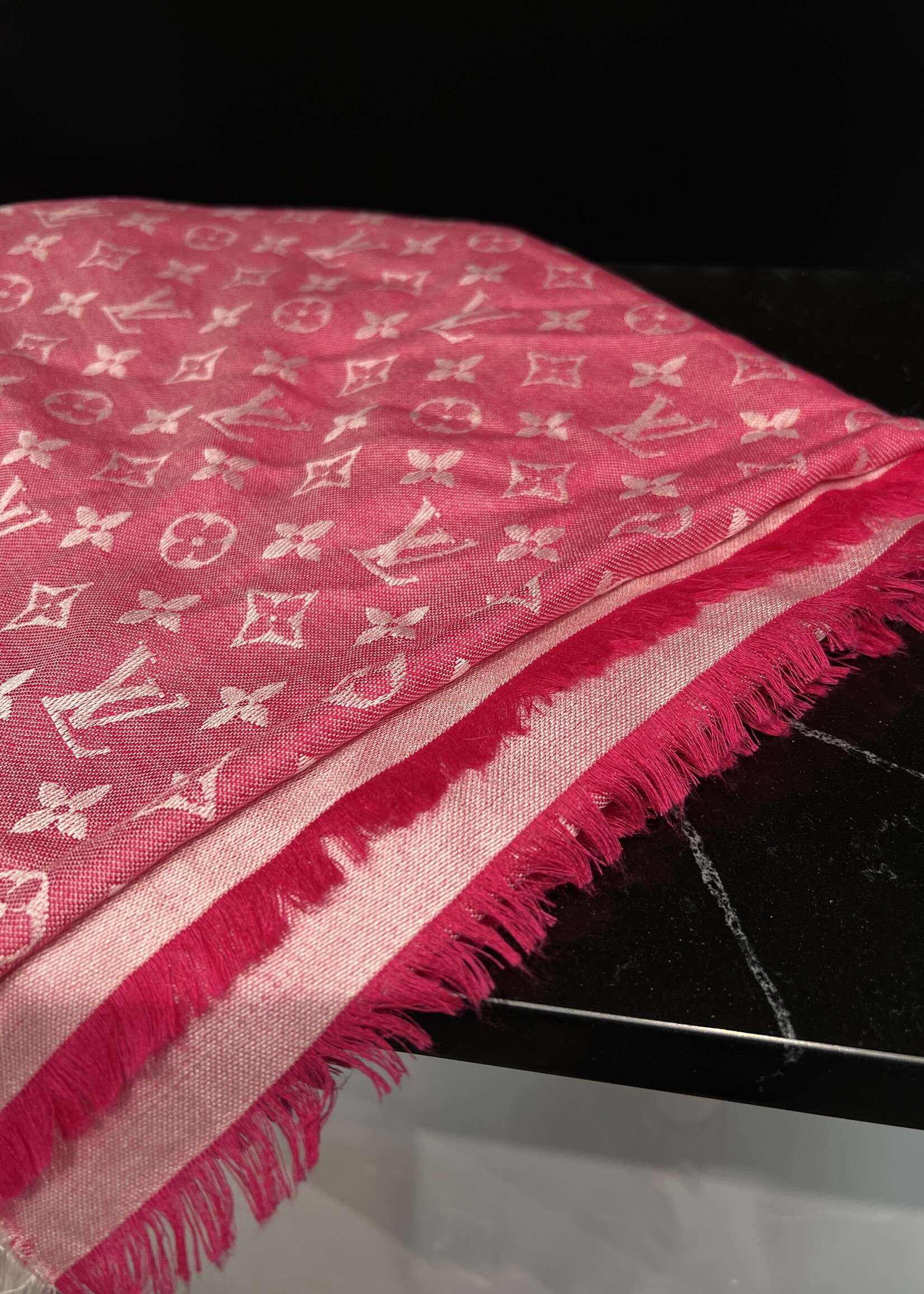 Louis Vuitton SOLD - Louis Vuitton Wool Monogram Pivonie Shawl