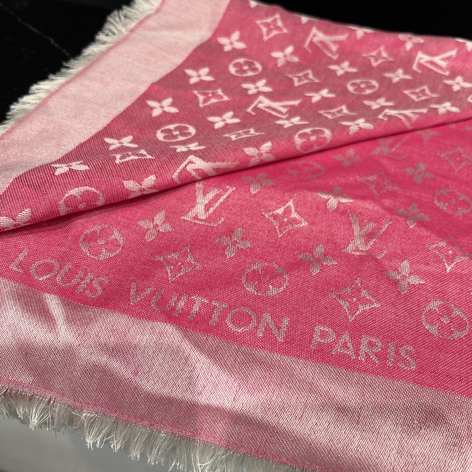 Louis Vuitton SOLD - Louis Vuitton Wool Monogram Pivonie Shawl