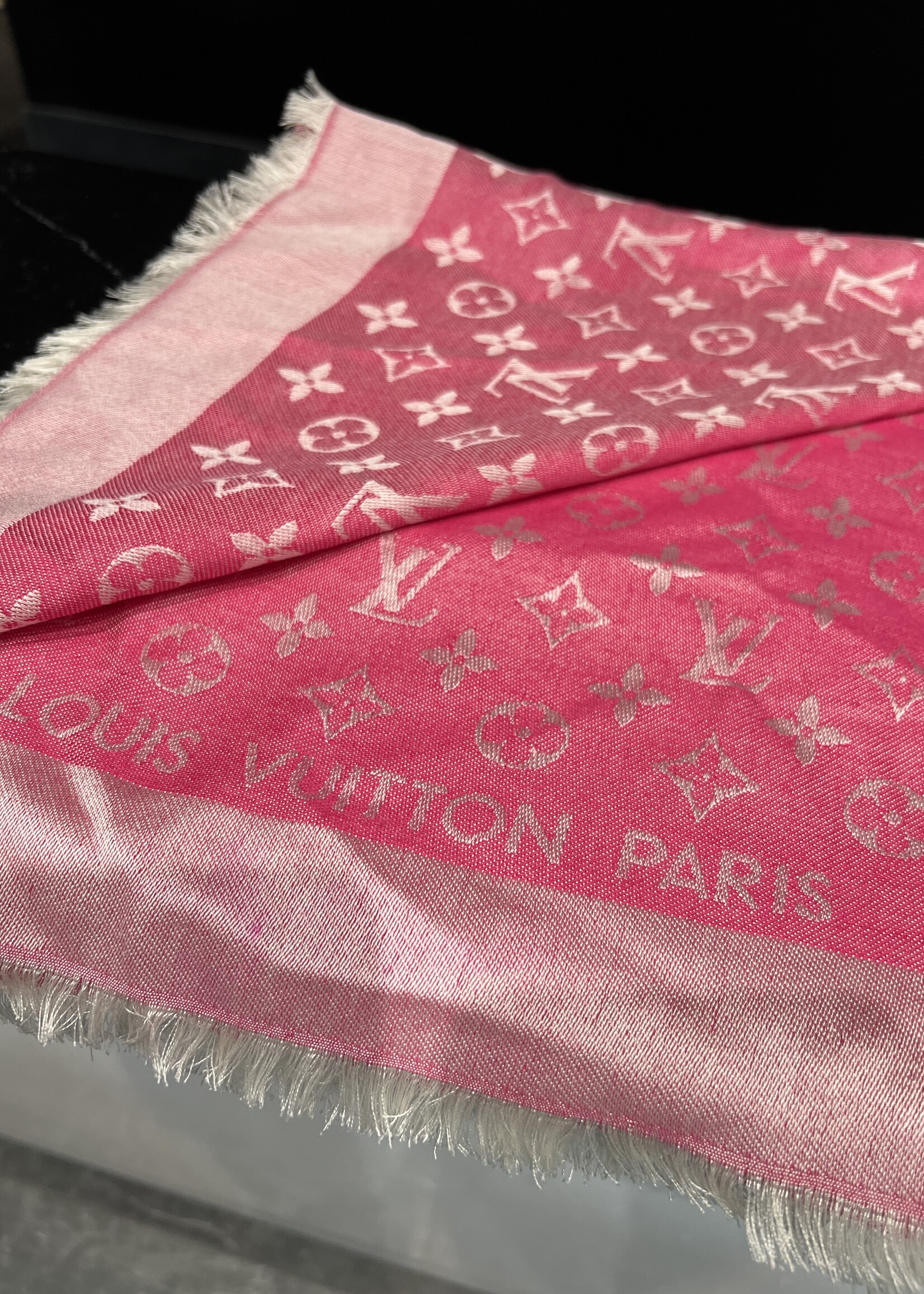 Louis Vuitton SOLD - Louis Vuitton Wool Monogram Pivonie Shawl