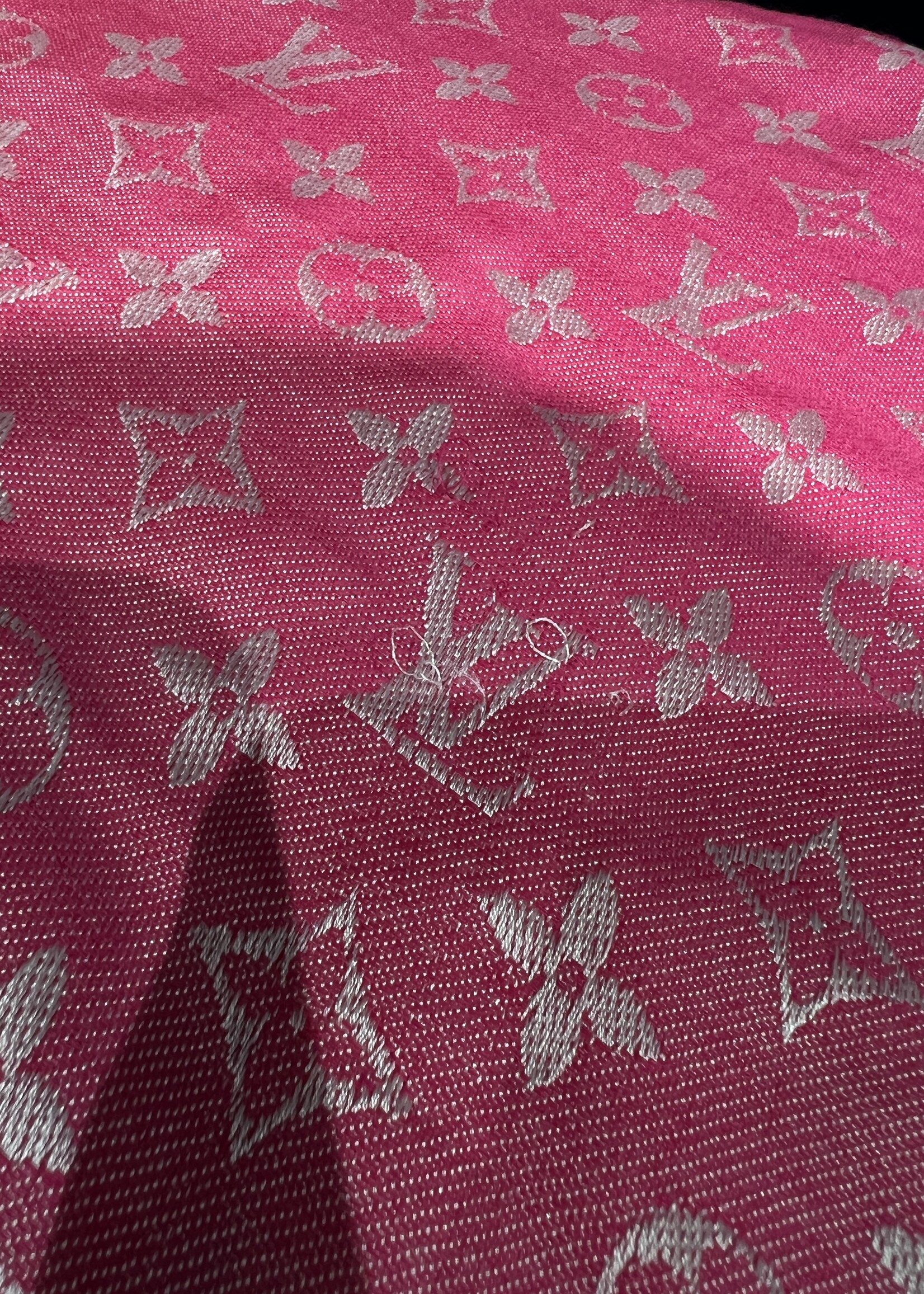 Louis Vuitton SOLD - Louis Vuitton Wool Monogram Pivonie Shawl